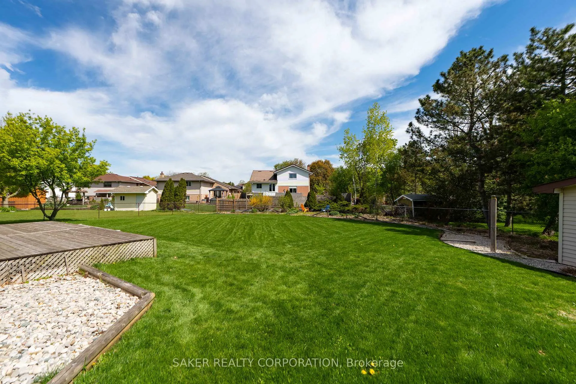 Photo 10 of 44 Golfview Crescent, London, South Q — HOMEH