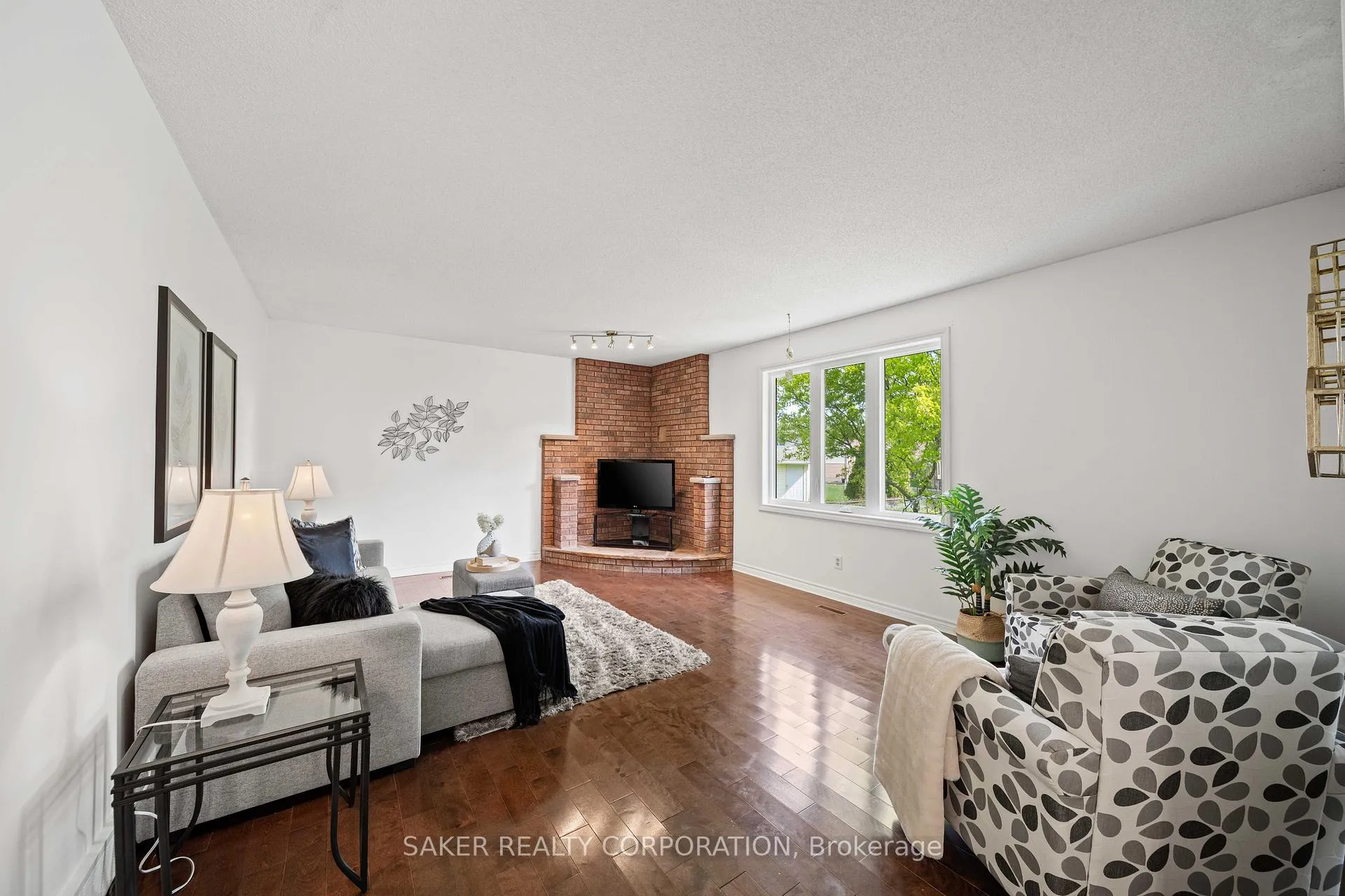 Photo 26 of 44 Golfview Crescent, London, South Q — HOMEH