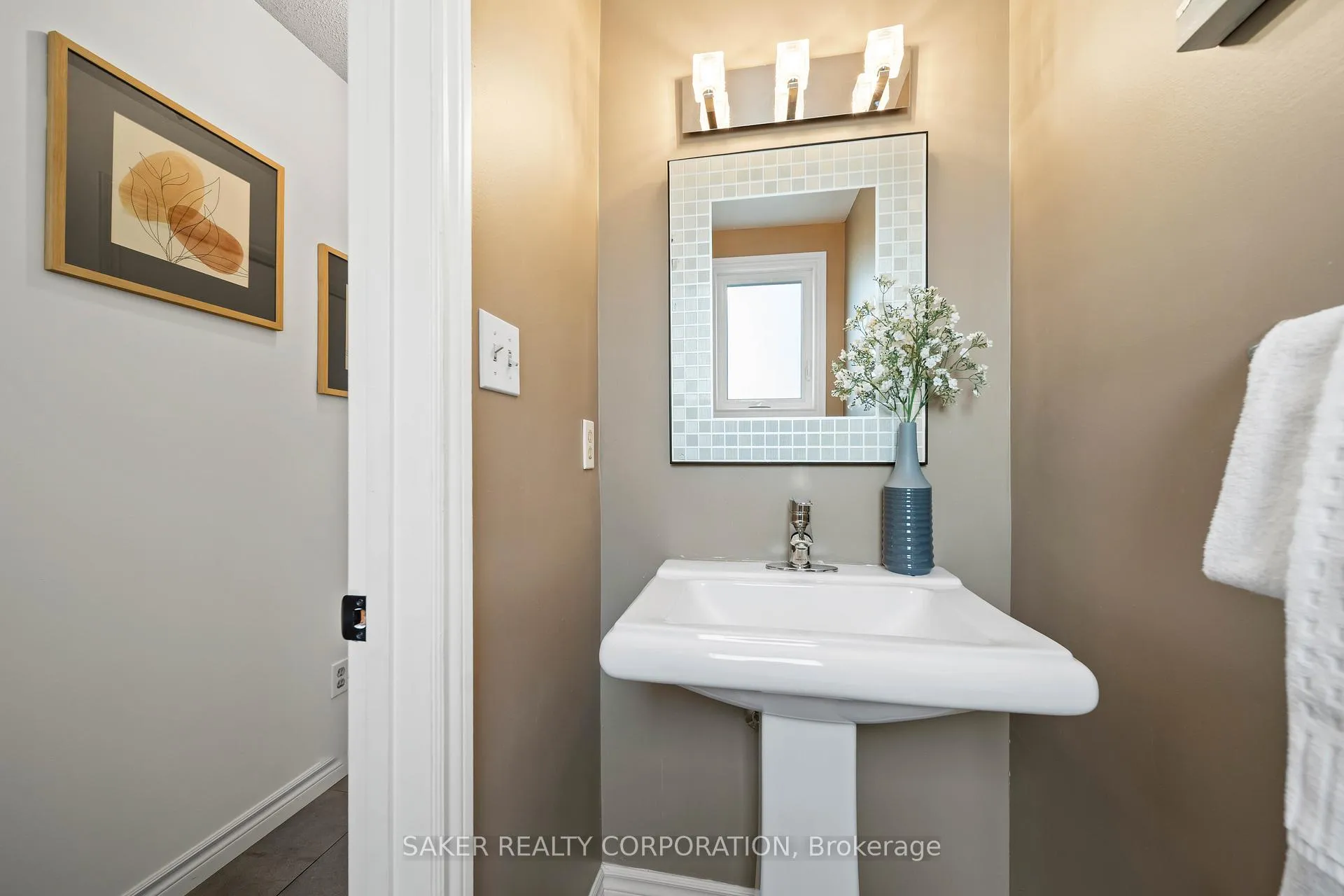 Photo 30 of 44 Golfview Crescent, London, South Q — HOMEH