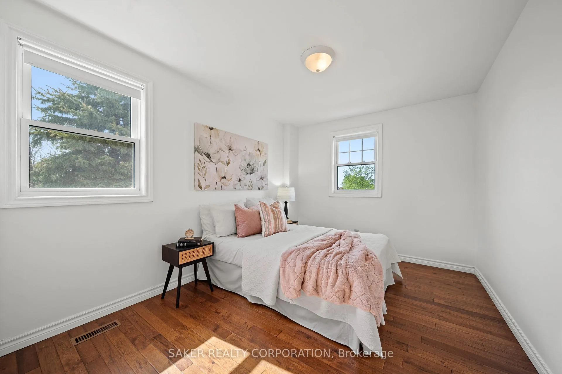 Photo 39 of 44 Golfview Crescent, London, South Q — HOMEH