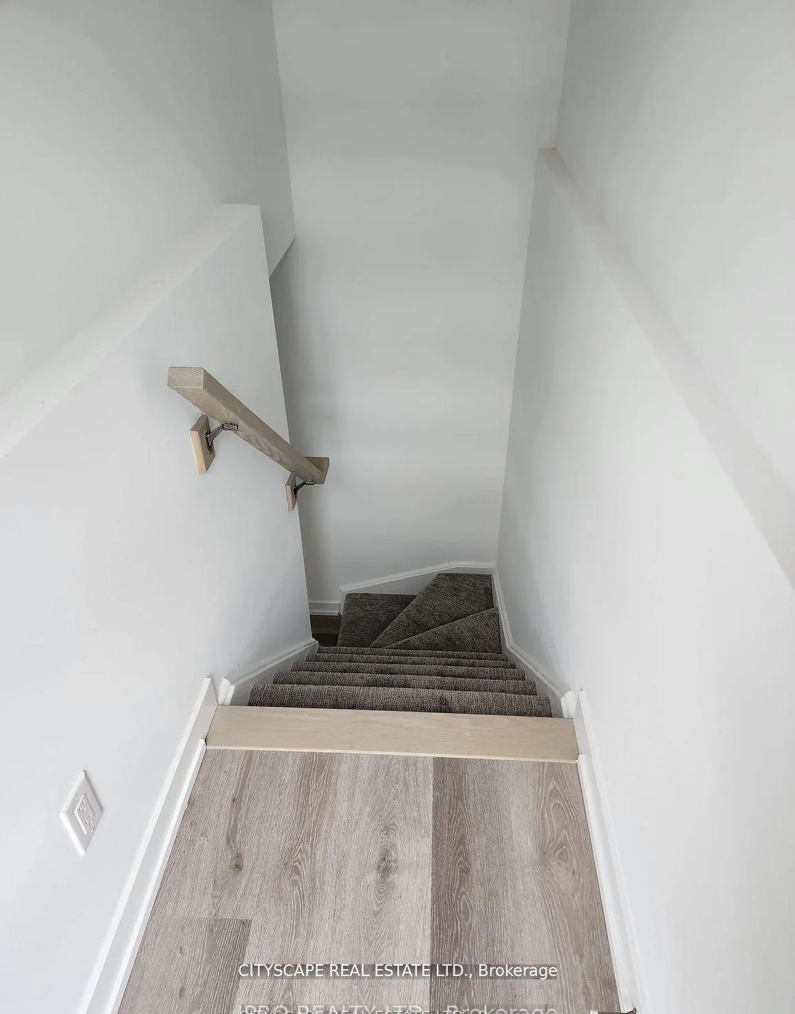 Photo 3 of Unit 814, 4263 Fourth Avenue, Niagara Falls, Downtown — HOMEH