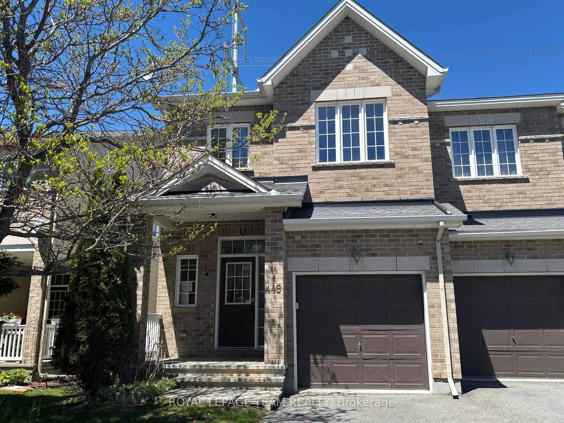 Front of 449 Foxhall Way