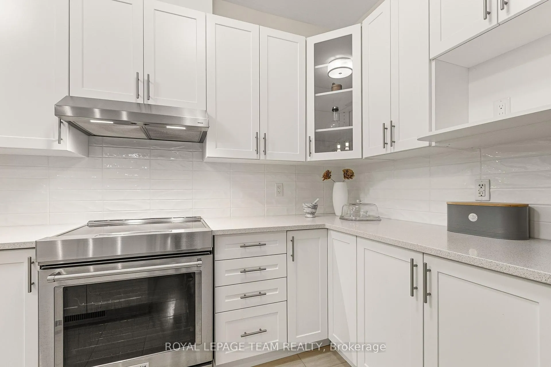 Photo 10 of 773 Coast Circle, Ottawa, Mahogany Community — HOMEH