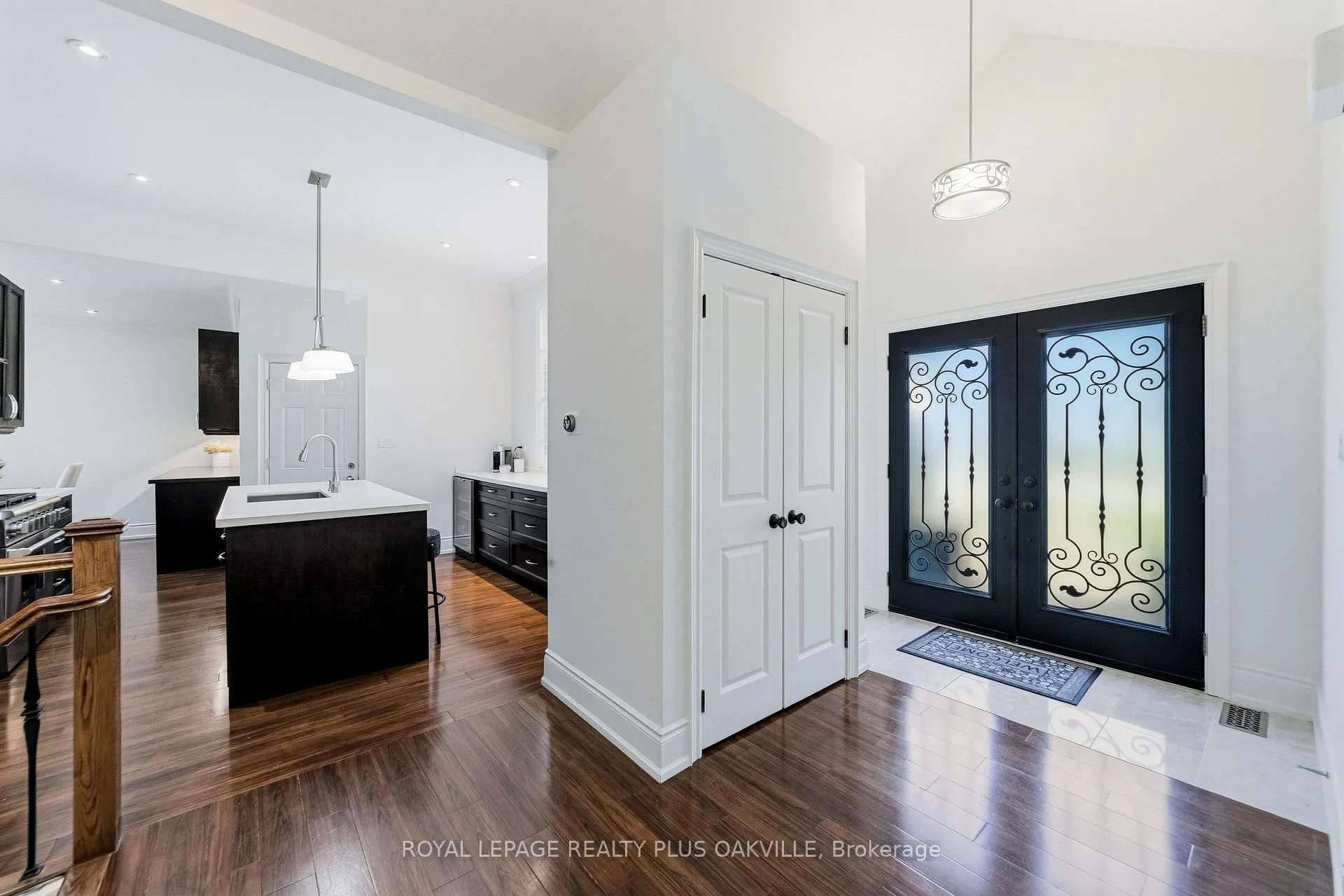 Photo 5 of 208 Mohawk Road, Oakville, Bronte — HOMEH