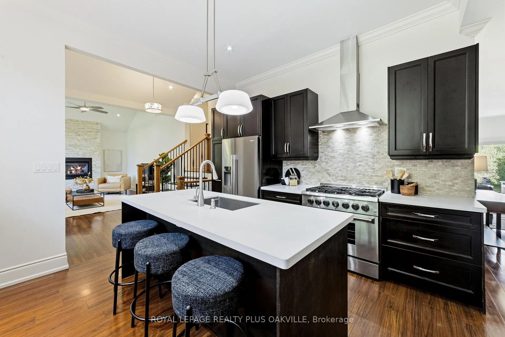 Photo 8 of 208 Mohawk Road, Oakville, Bronte — HOMEH