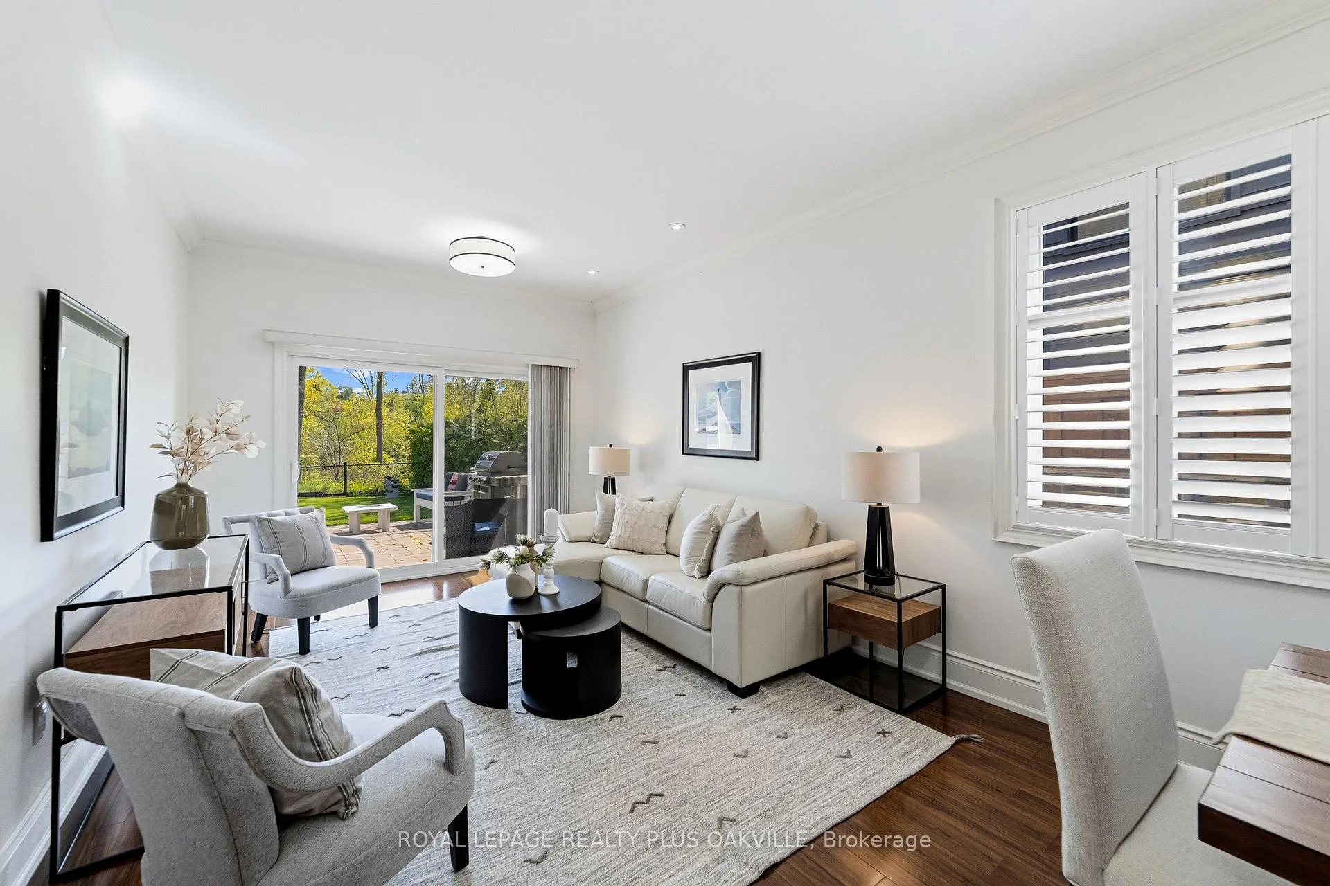 Photo 11 of 208 Mohawk Road, Oakville, Bronte — HOMEH