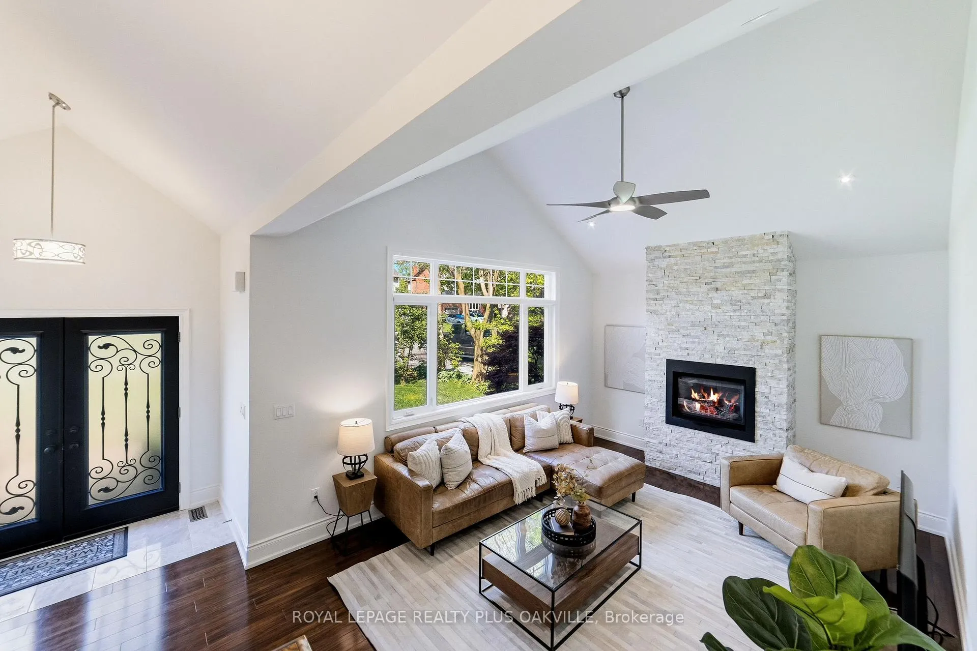 Photo 18 of 208 Mohawk Road, Oakville, Bronte — HOMEH