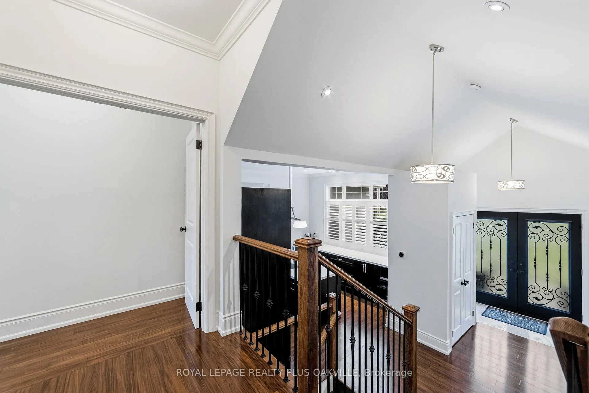Photo 19 of 208 Mohawk Road, Oakville, Bronte — HOMEH