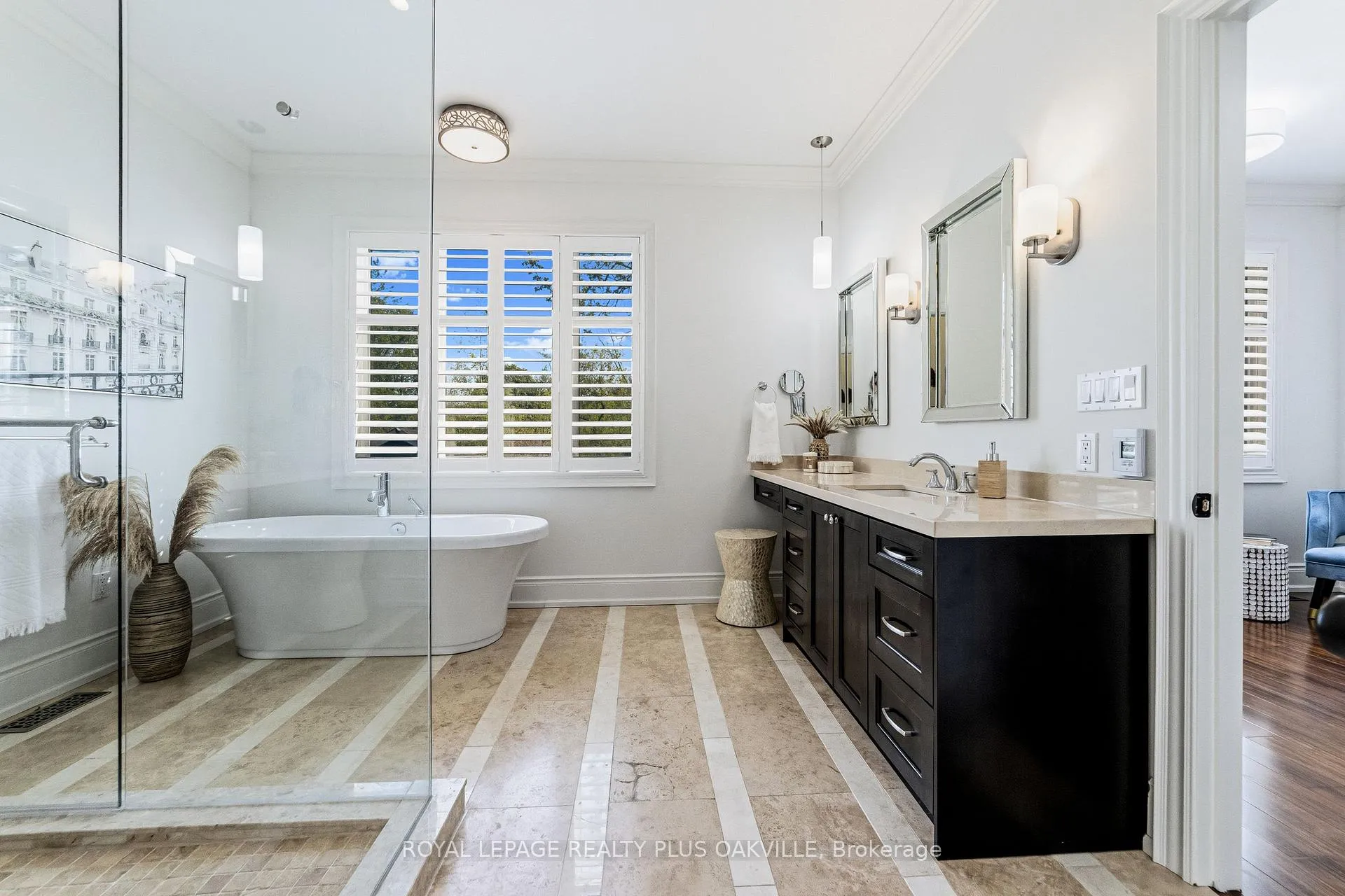 Photo 25 of 208 Mohawk Road, Oakville, Bronte — HOMEH