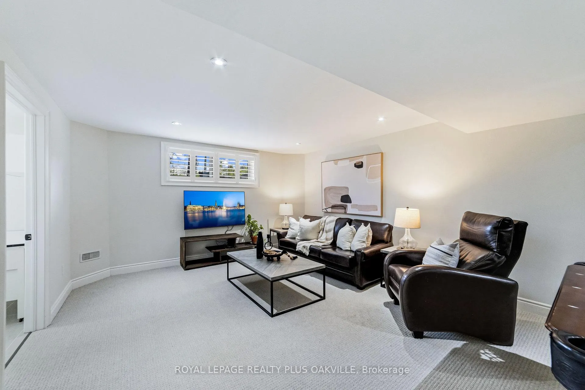 Photo 33 of 208 Mohawk Road, Oakville, Bronte — HOMEH