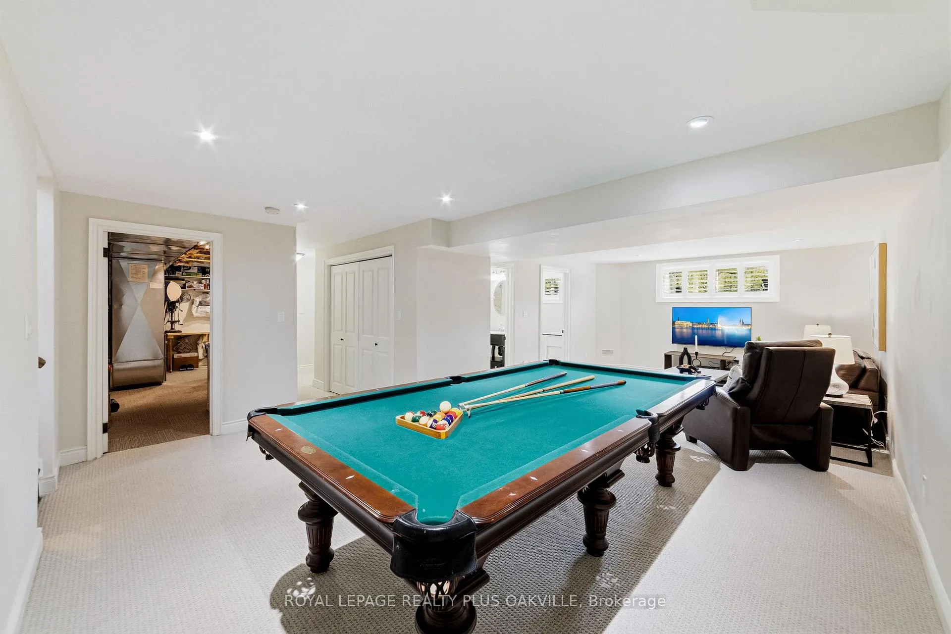 Photo 37 of 208 Mohawk Road, Oakville, Bronte — HOMEH