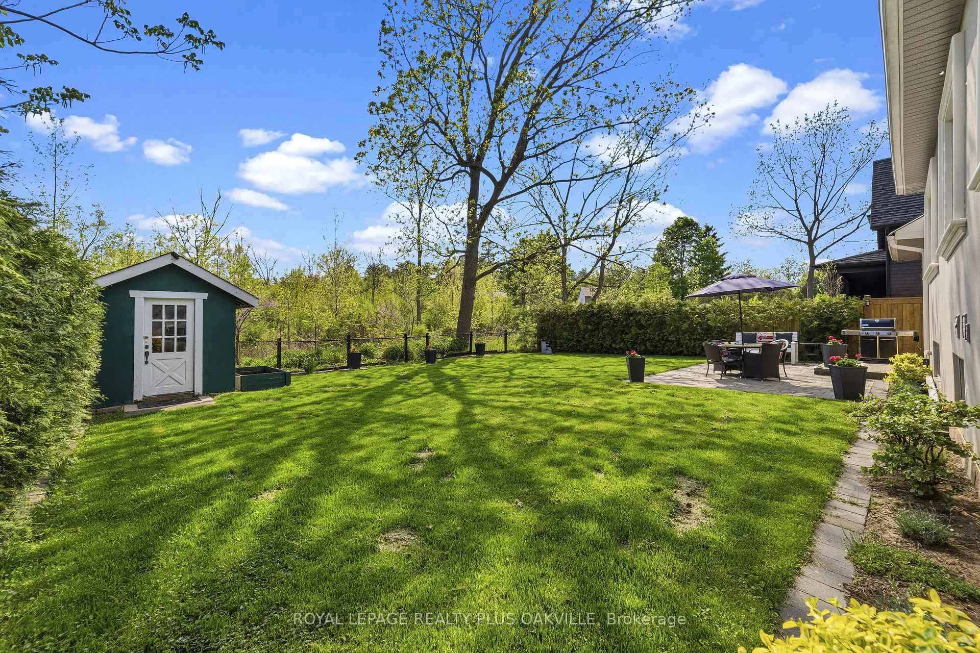 Photo 42 of 208 Mohawk Road, Oakville, Bronte — HOMEH