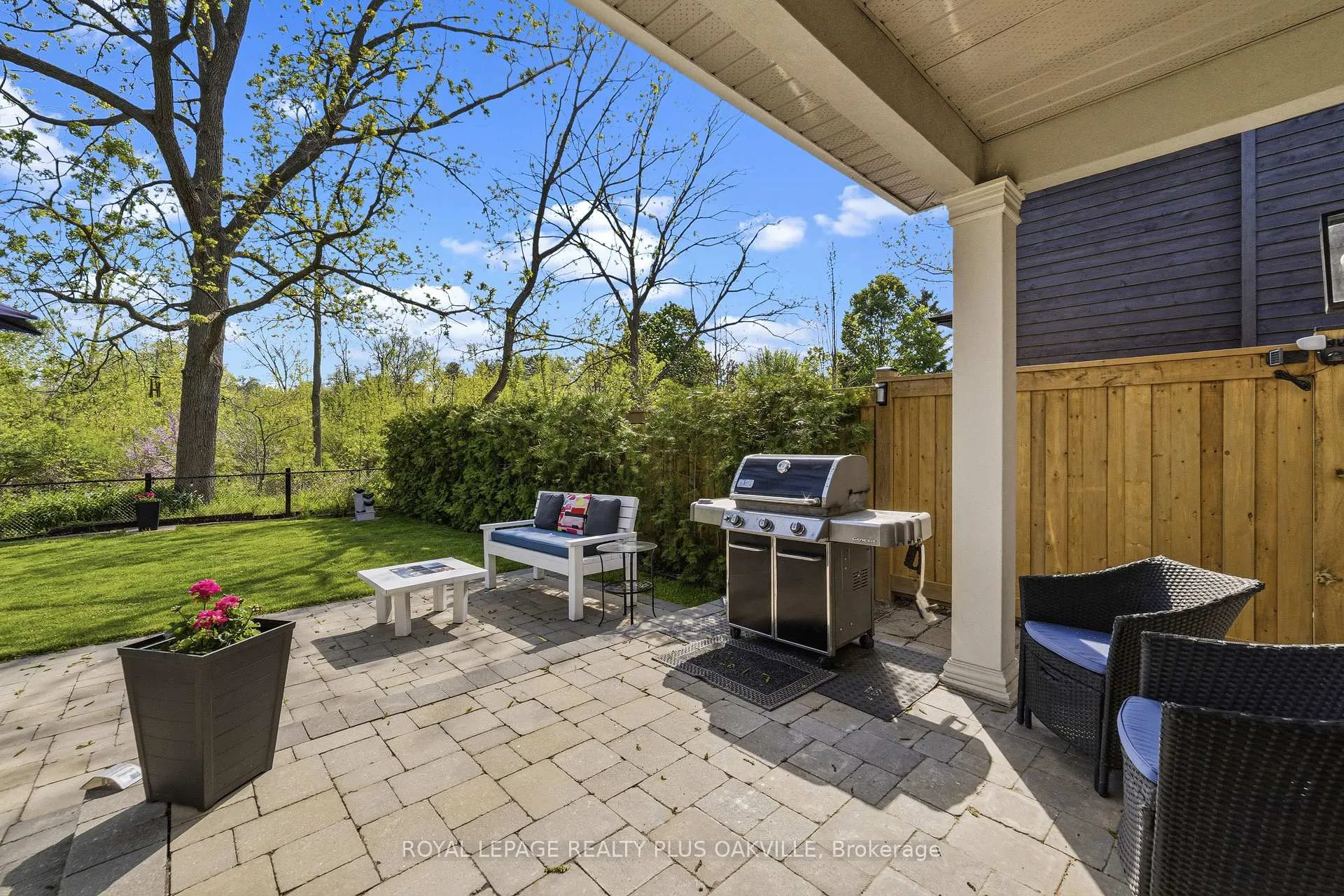 Photo 45 of 208 Mohawk Road, Oakville, Bronte — HOMEH