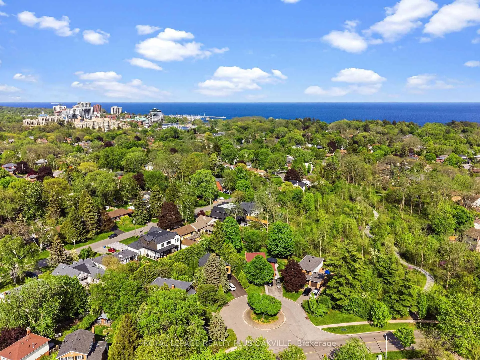 Photo 48 of 208 Mohawk Road, Oakville, Bronte — HOMEH