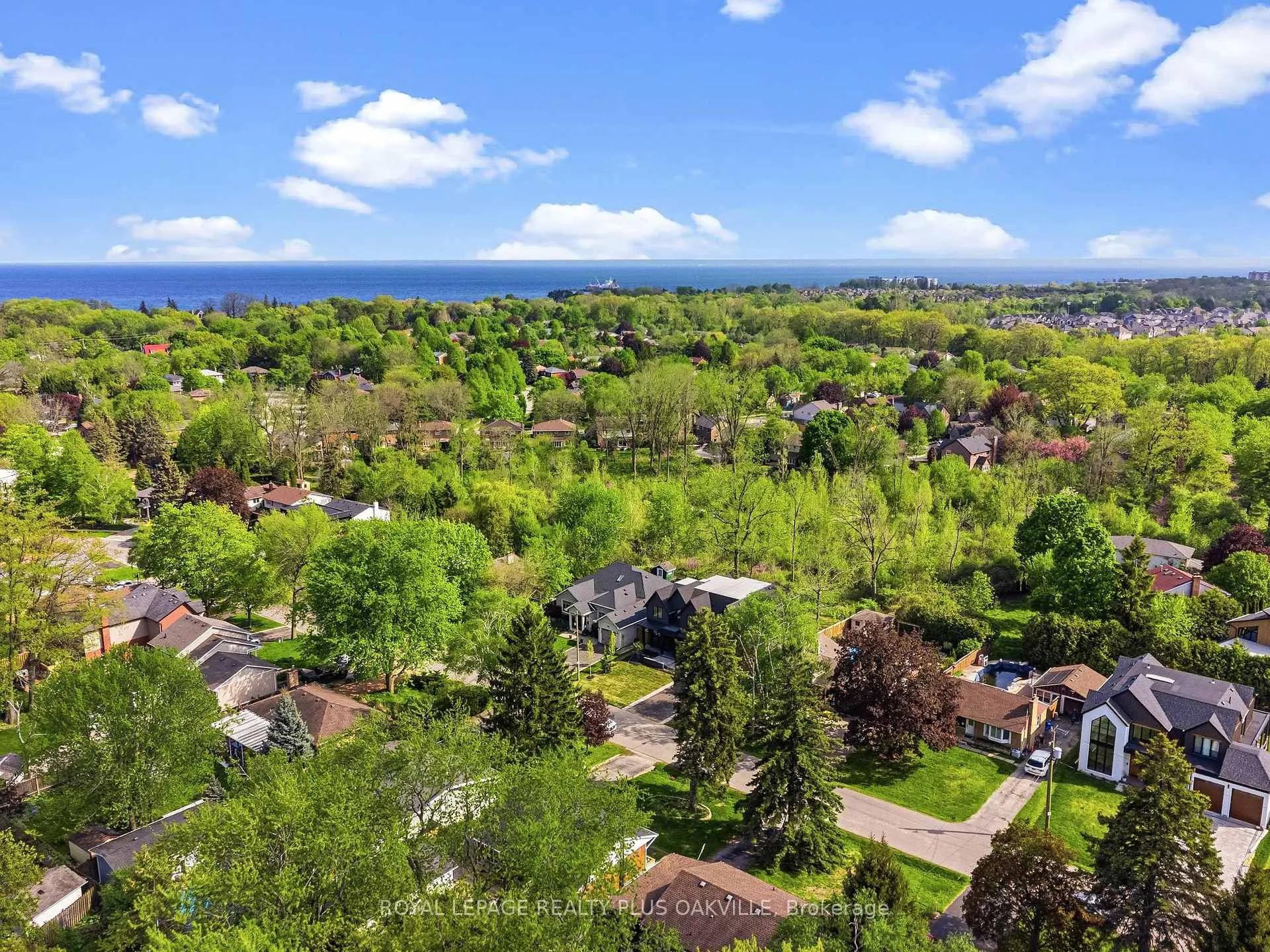 Photo 49 of 208 Mohawk Road, Oakville, Bronte — HOMEH
