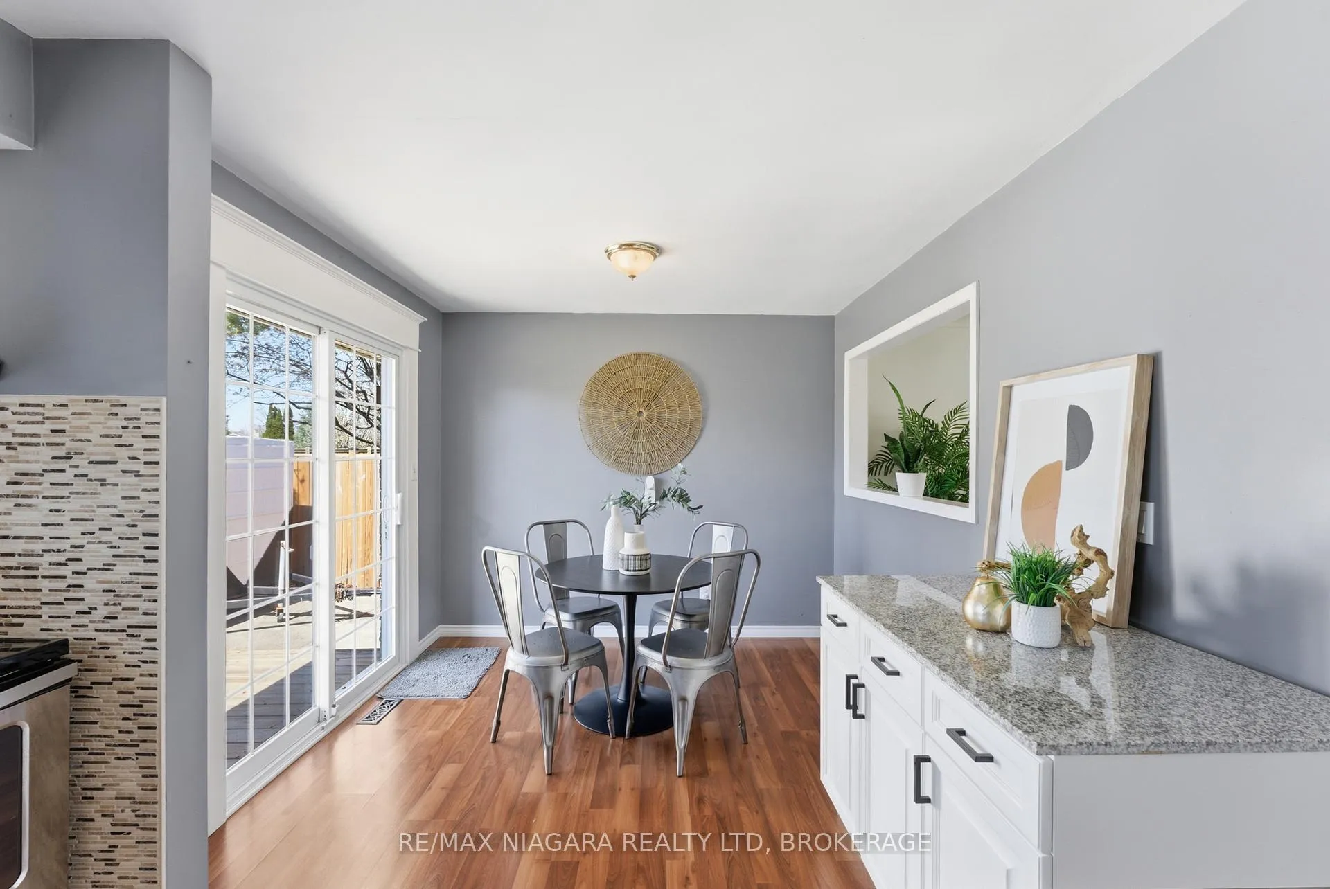 Photo 6 of 45 Meredith Drive, St. Catharines, Carlton/Bunting — HOMEH