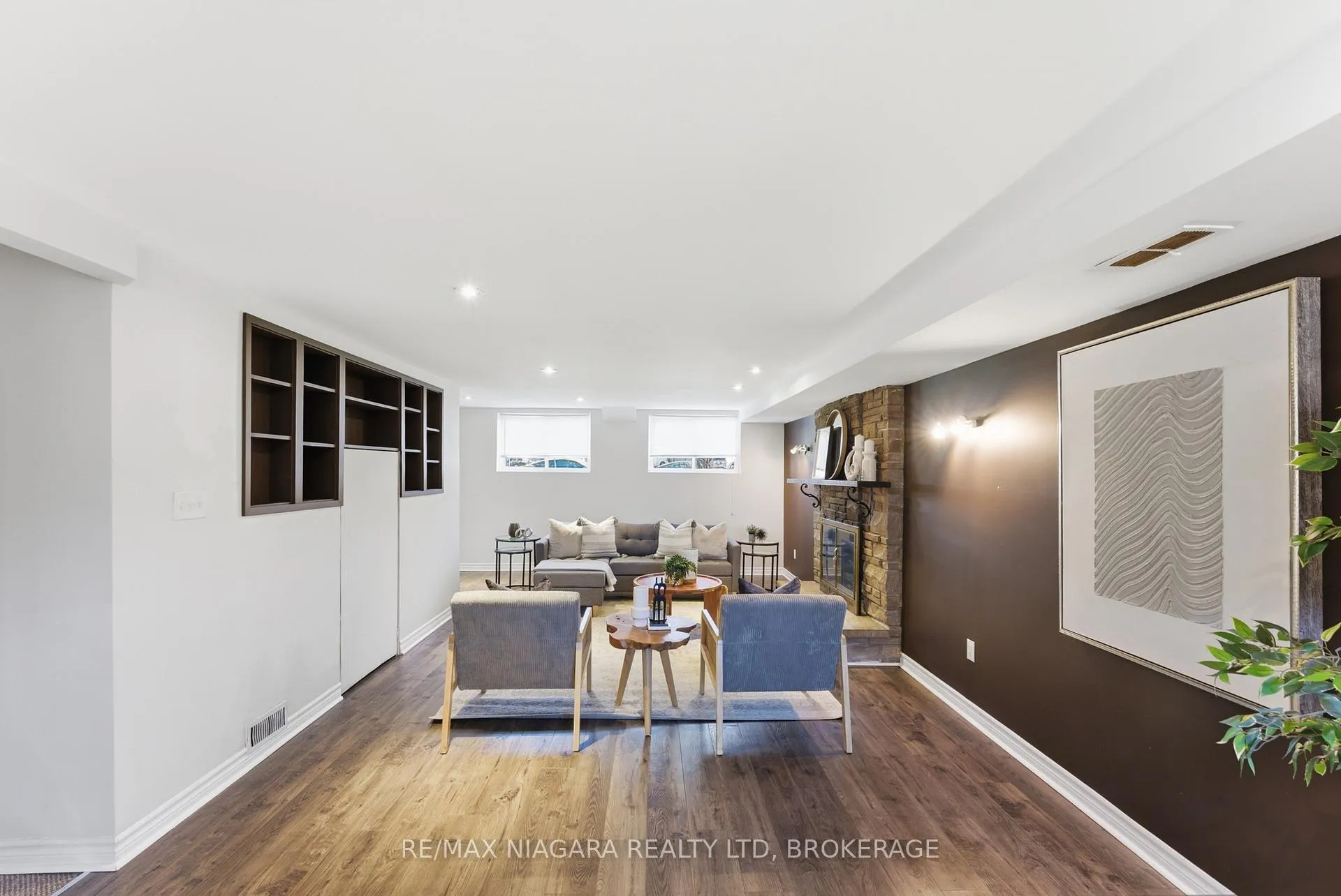 Photo 15 of 45 Meredith Drive, St. Catharines, Carlton/Bunting — HOMEH