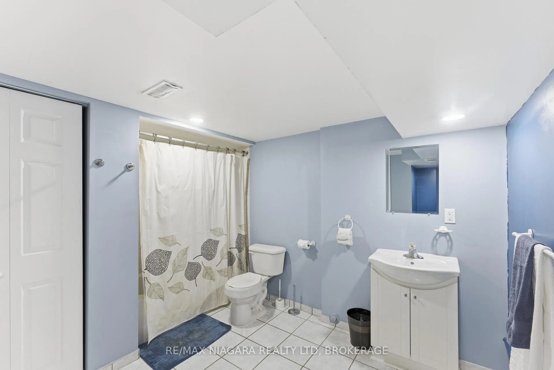 Photo 18 of 45 Meredith Drive, St. Catharines, Carlton/Bunting — HOMEH