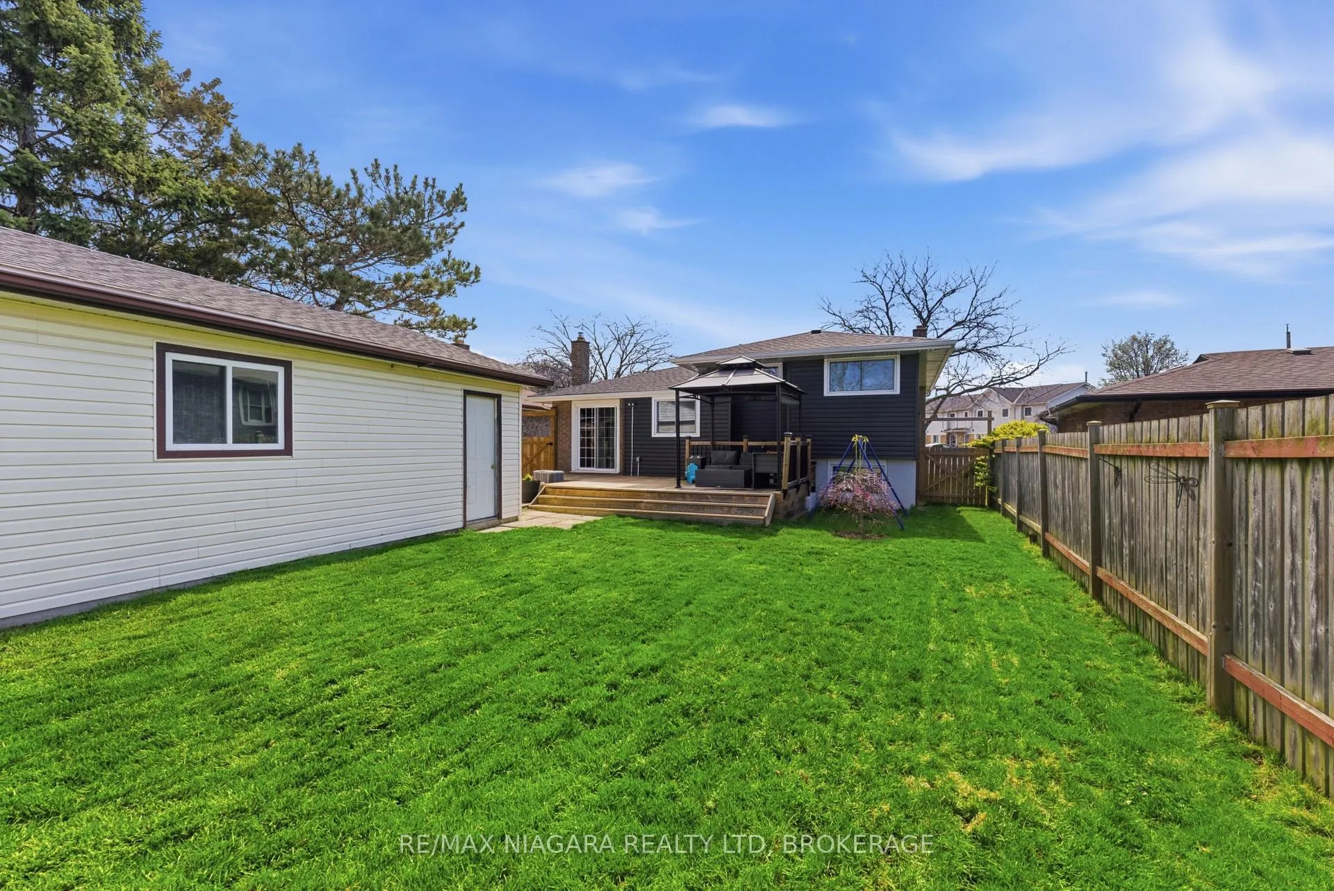 Photo 21 of 45 Meredith Drive, St. Catharines, Carlton/Bunting — HOMEH