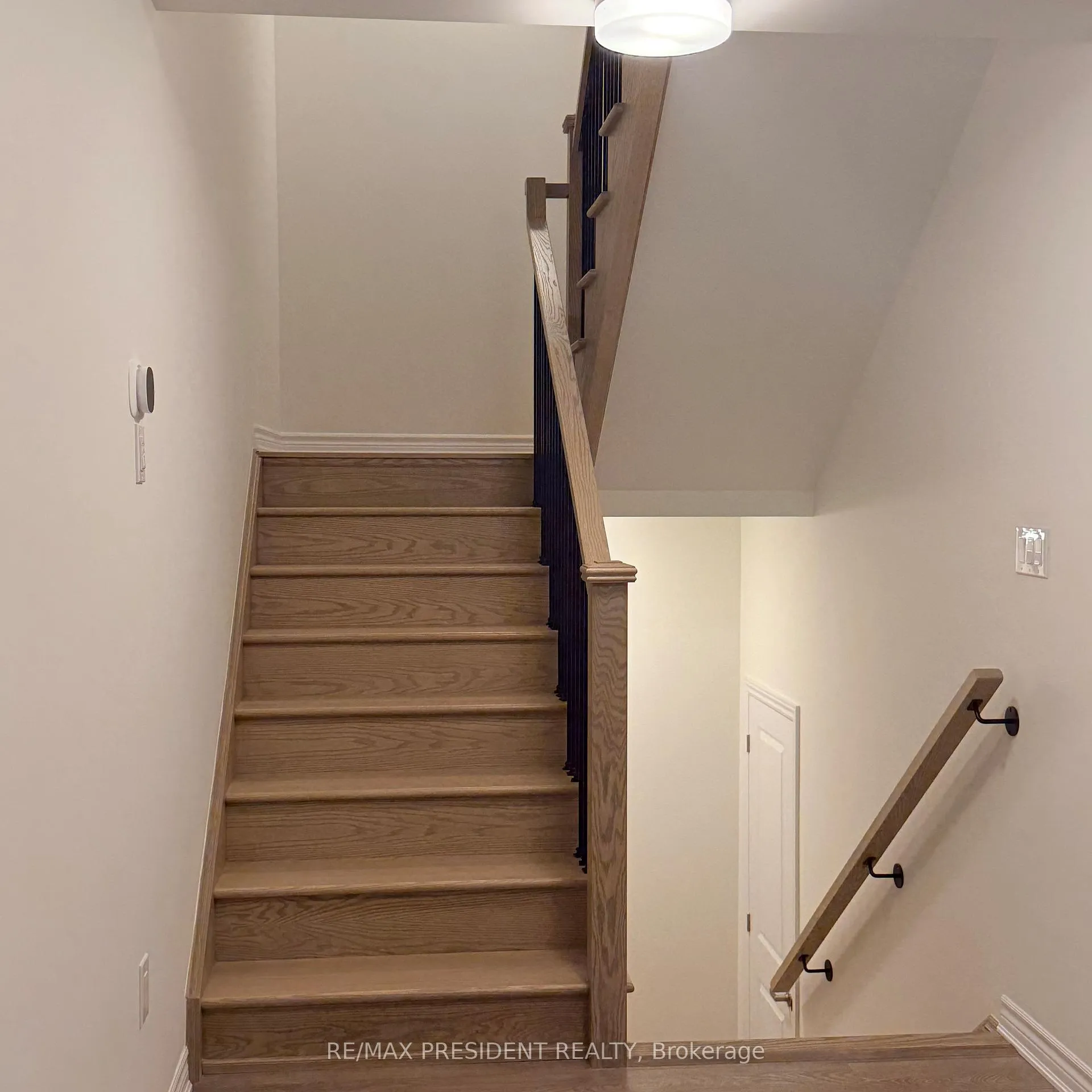 Photo 8 of 47 Thornbird Crescent, Brampton, Northwest Brampton — HOMEH