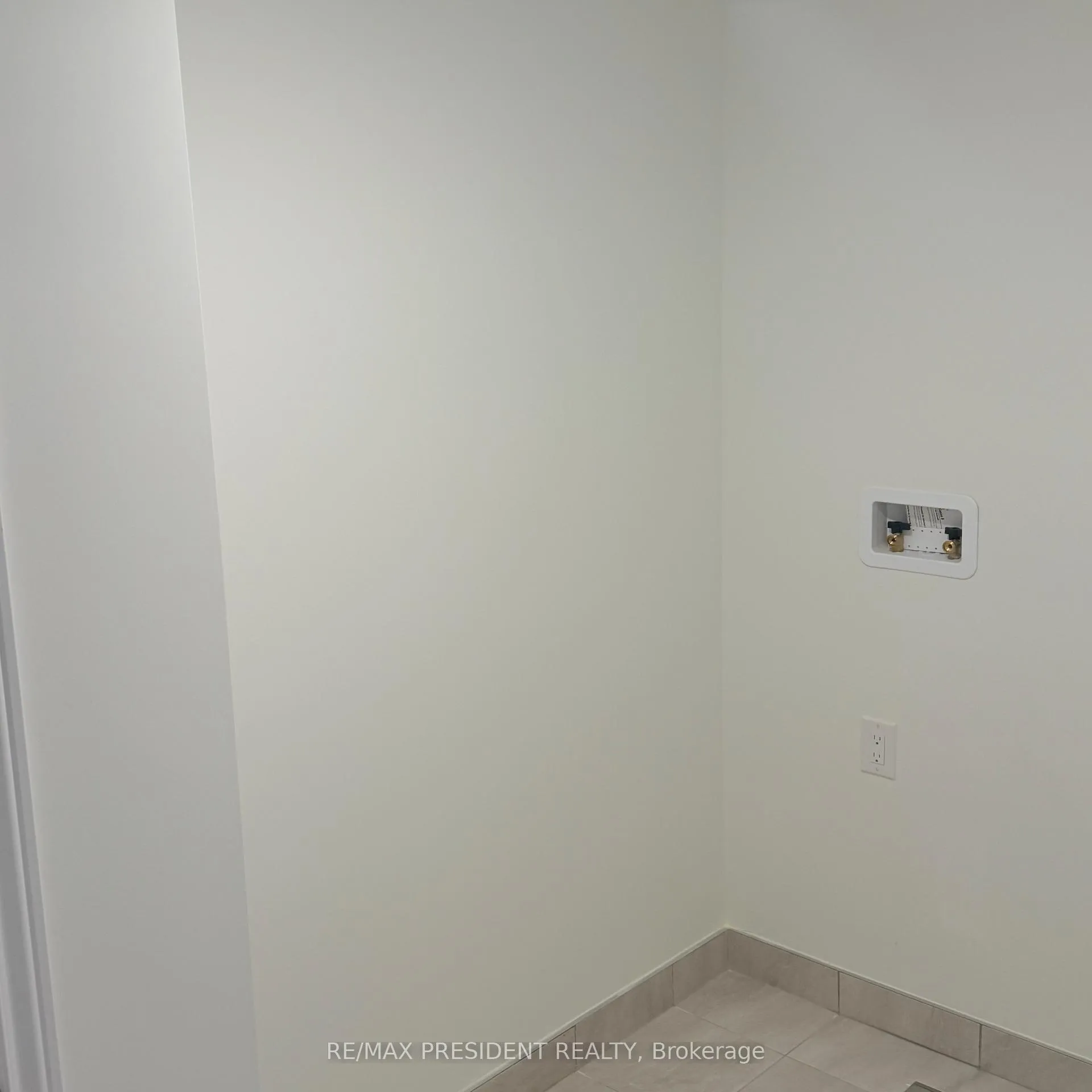 Photo 18 of 47 Thornbird Crescent, Brampton, Northwest Brampton — HOMEH
