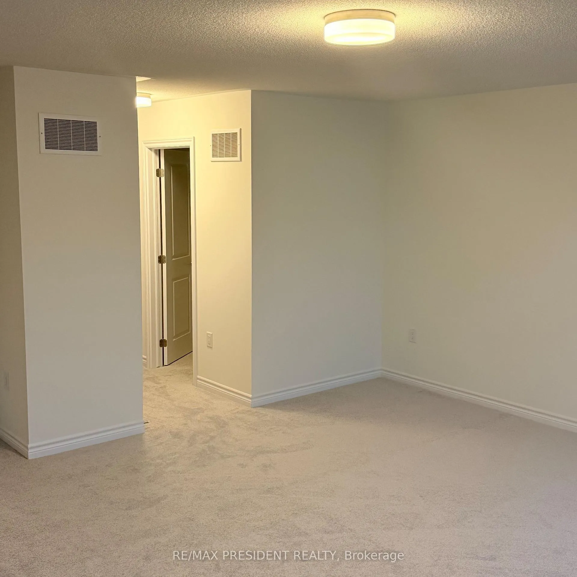 Photo 22 of 47 Thornbird Crescent, Brampton, Northwest Brampton — HOMEH