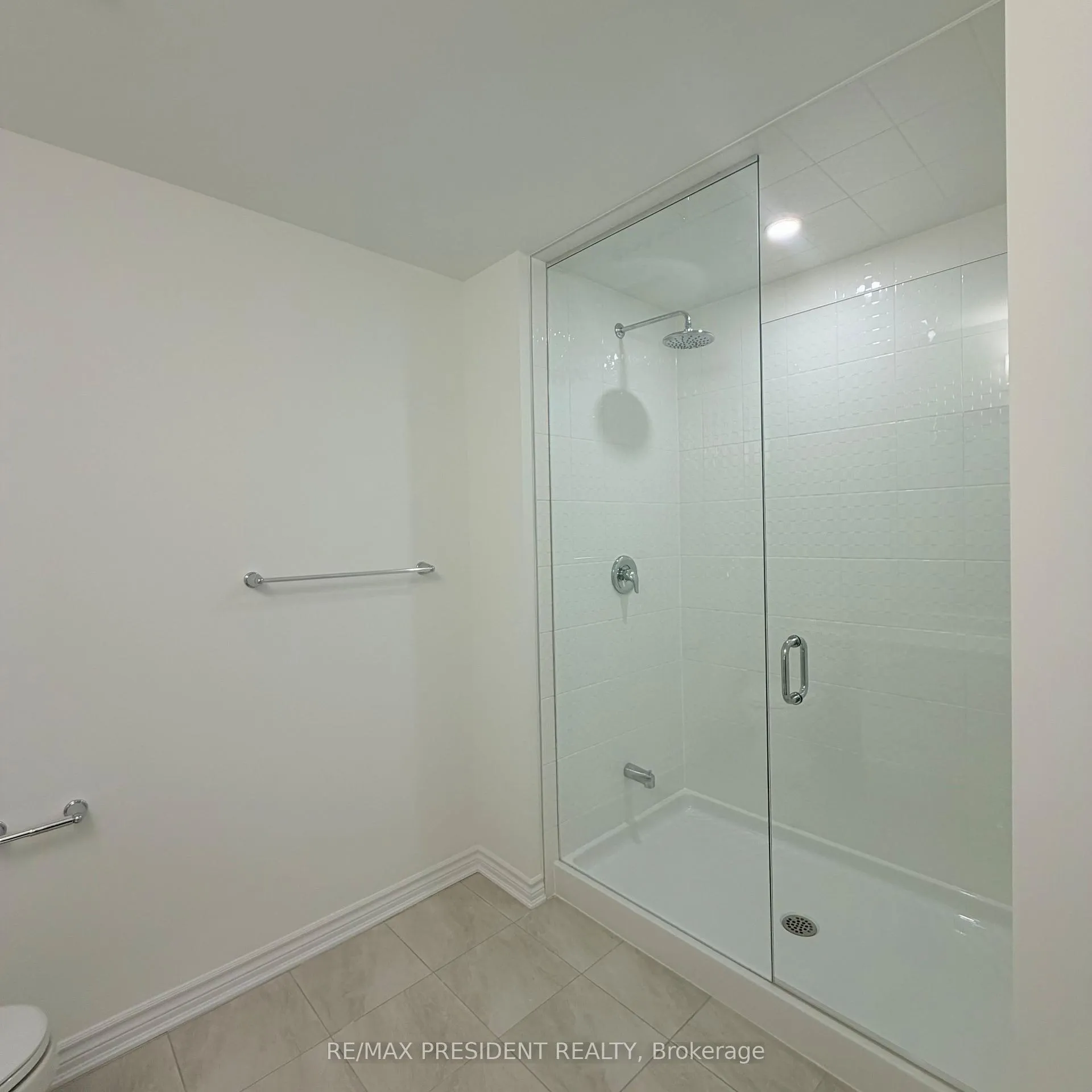 Photo 24 of 47 Thornbird Crescent, Brampton, Northwest Brampton — HOMEH