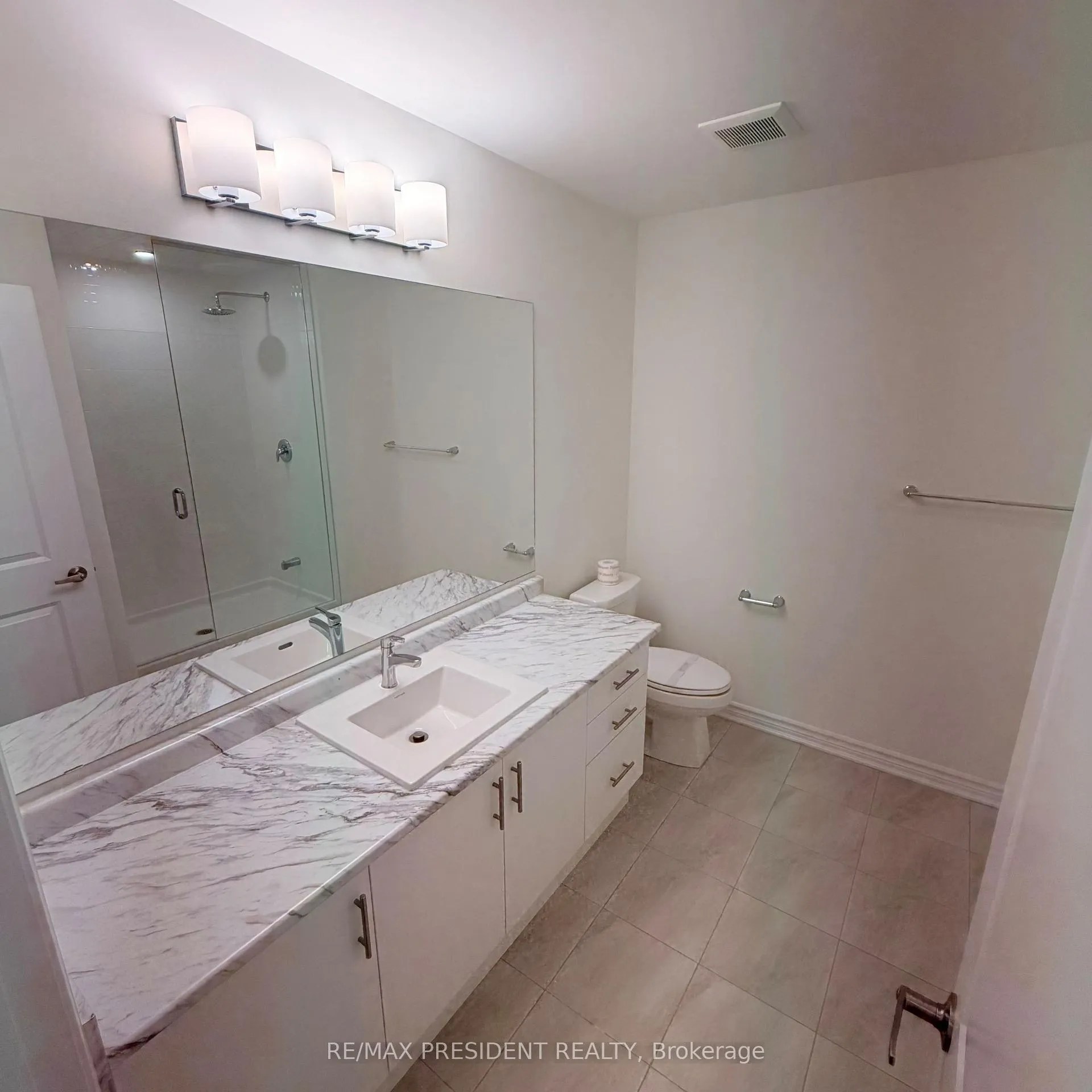 Photo 25 of 47 Thornbird Crescent, Brampton, Northwest Brampton — HOMEH