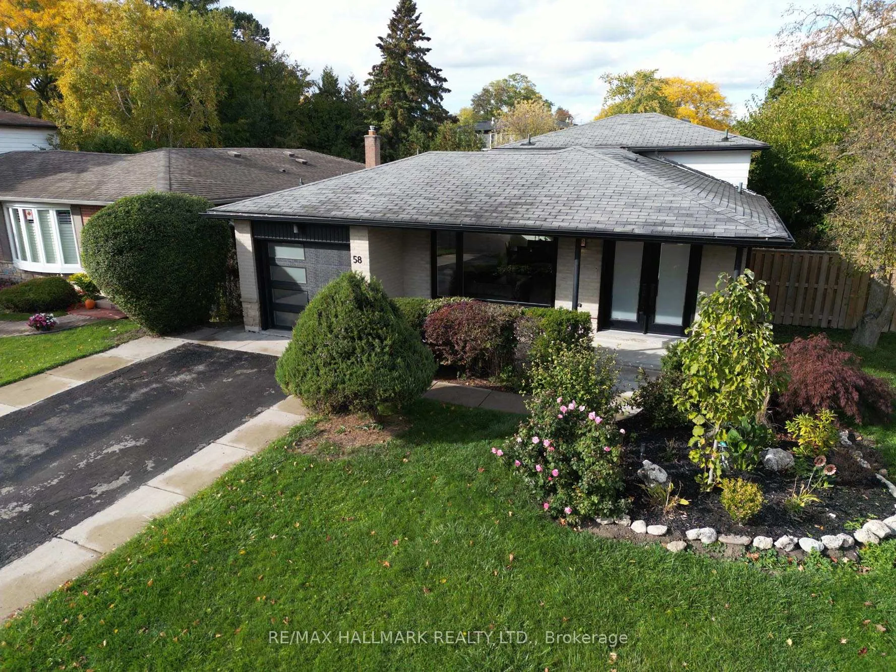 Photo 3 of 58 Normark Drive, Markham, Royal Orchard — HOMEH