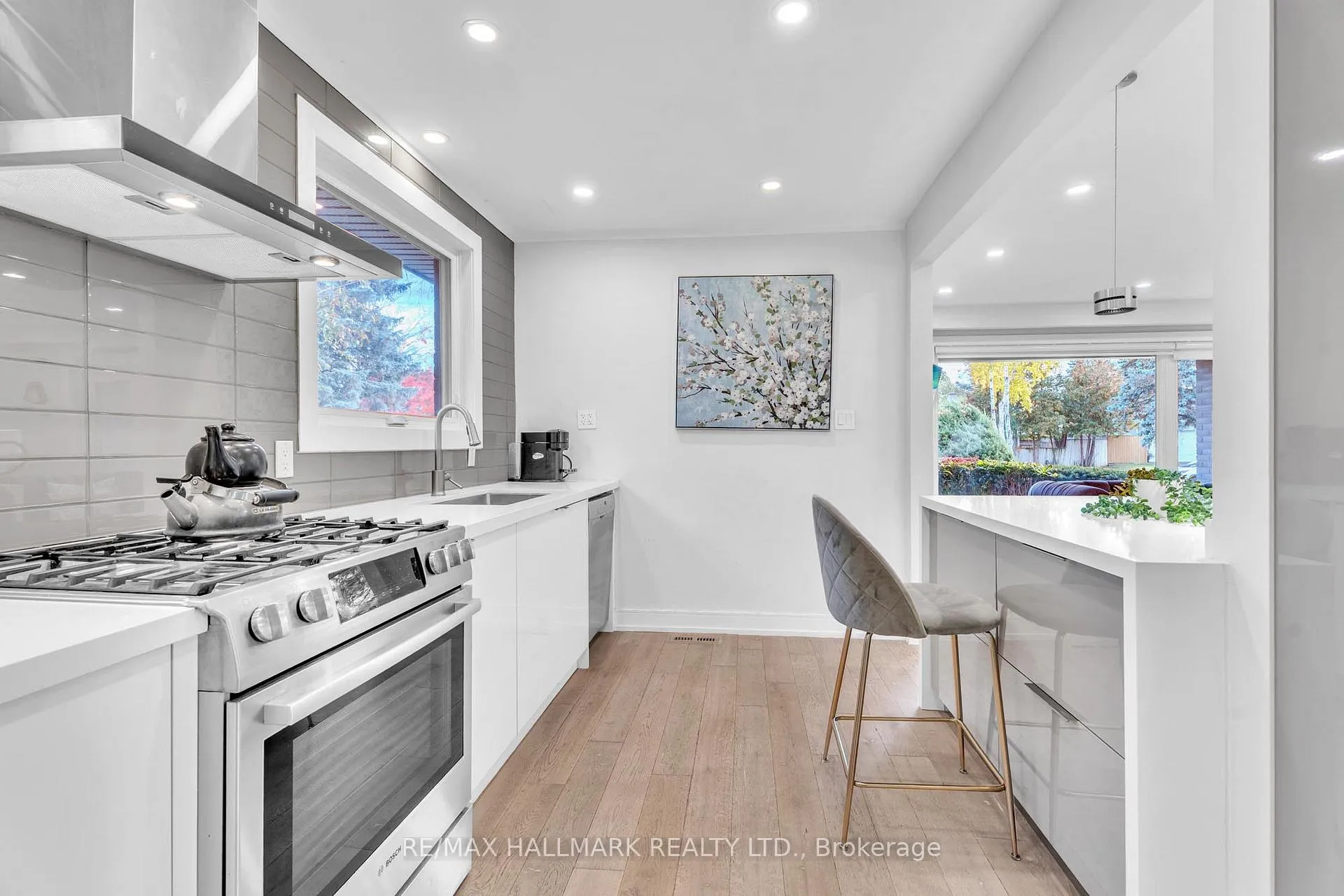 Photo 6 of 58 Normark Drive, Markham, Royal Orchard — HOMEH