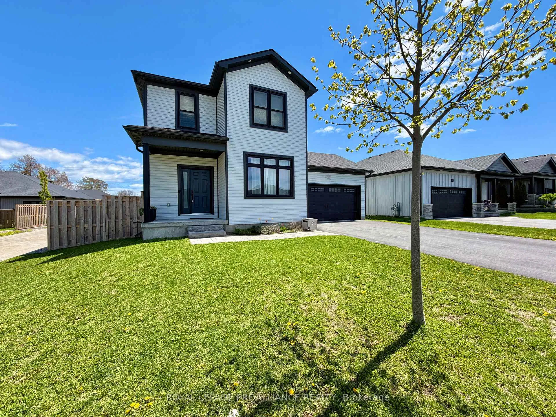 Photo 2 of 26 Curtis Street, Prince Edward County, Picton Ward — HOMEH