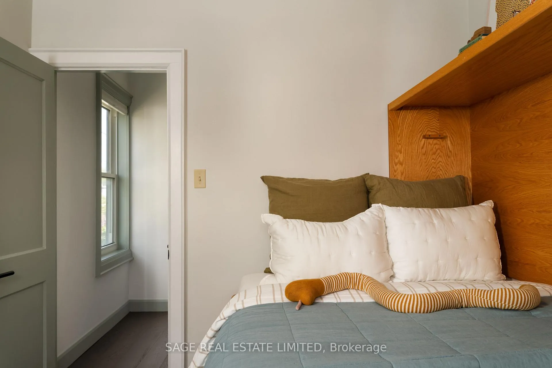 Photo 29 of 300 Westlake Avenue, Toronto, Woodbine-Lumsden — HOMEH
