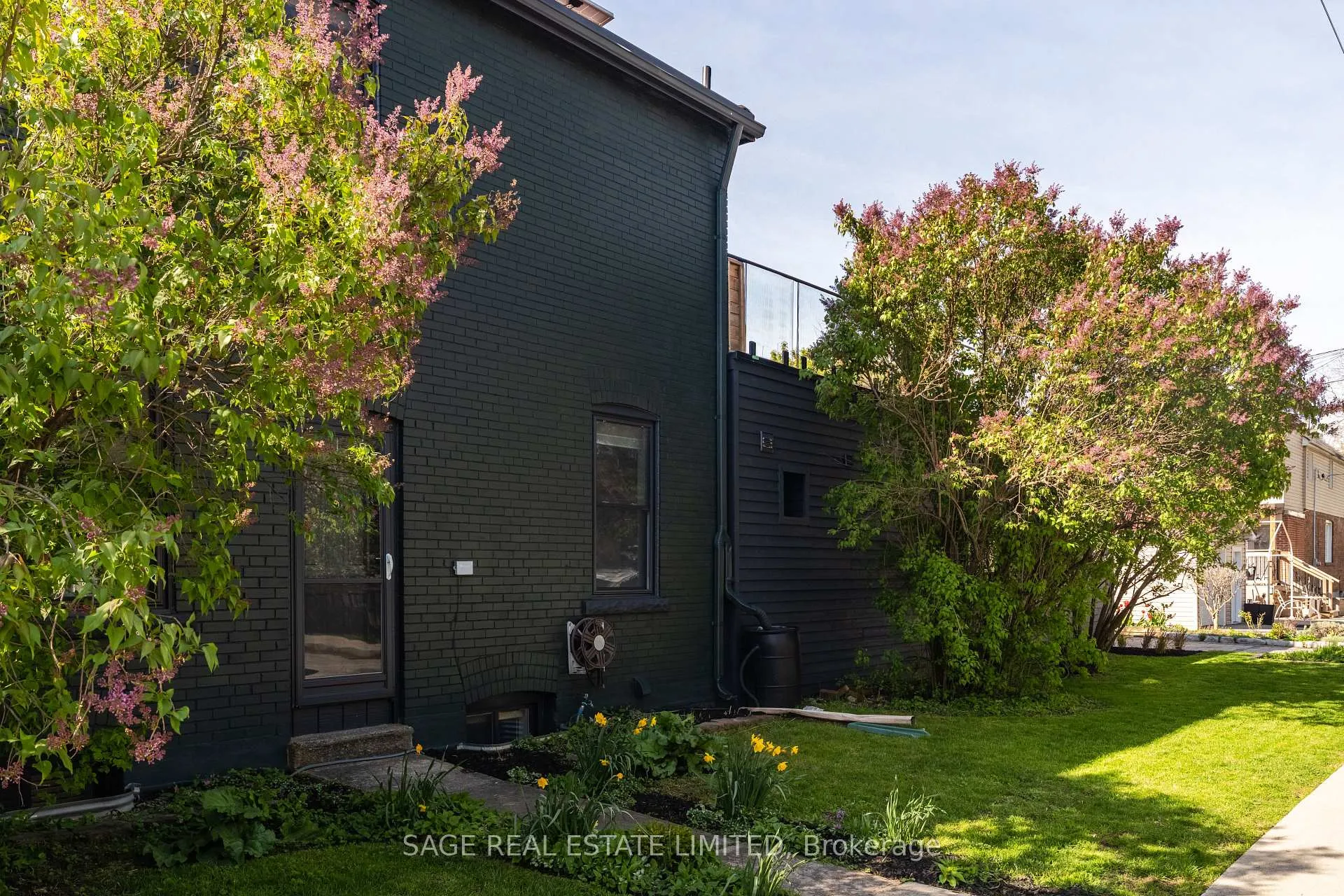 Photo 35 of 300 Westlake Avenue, Toronto, Woodbine-Lumsden — HOMEH