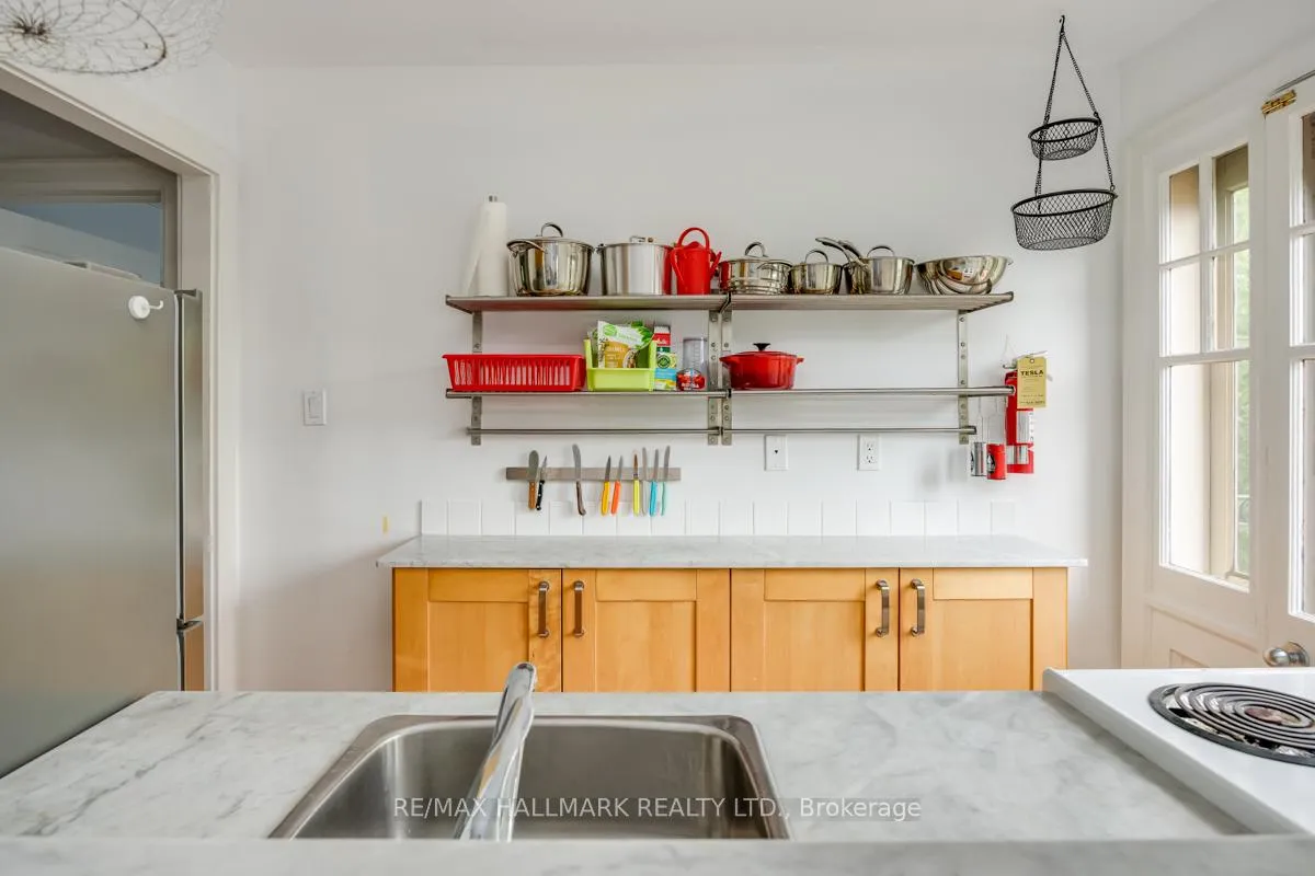 Photo 5 of Unit 2A, 483 Parkside Drive, Toronto, High Park-Swansea — HOMEH