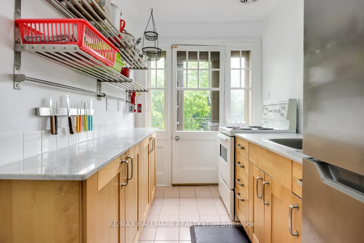 Photo 6 of Unit 2A, 483 Parkside Drive, Toronto, High Park-Swansea — HOMEH