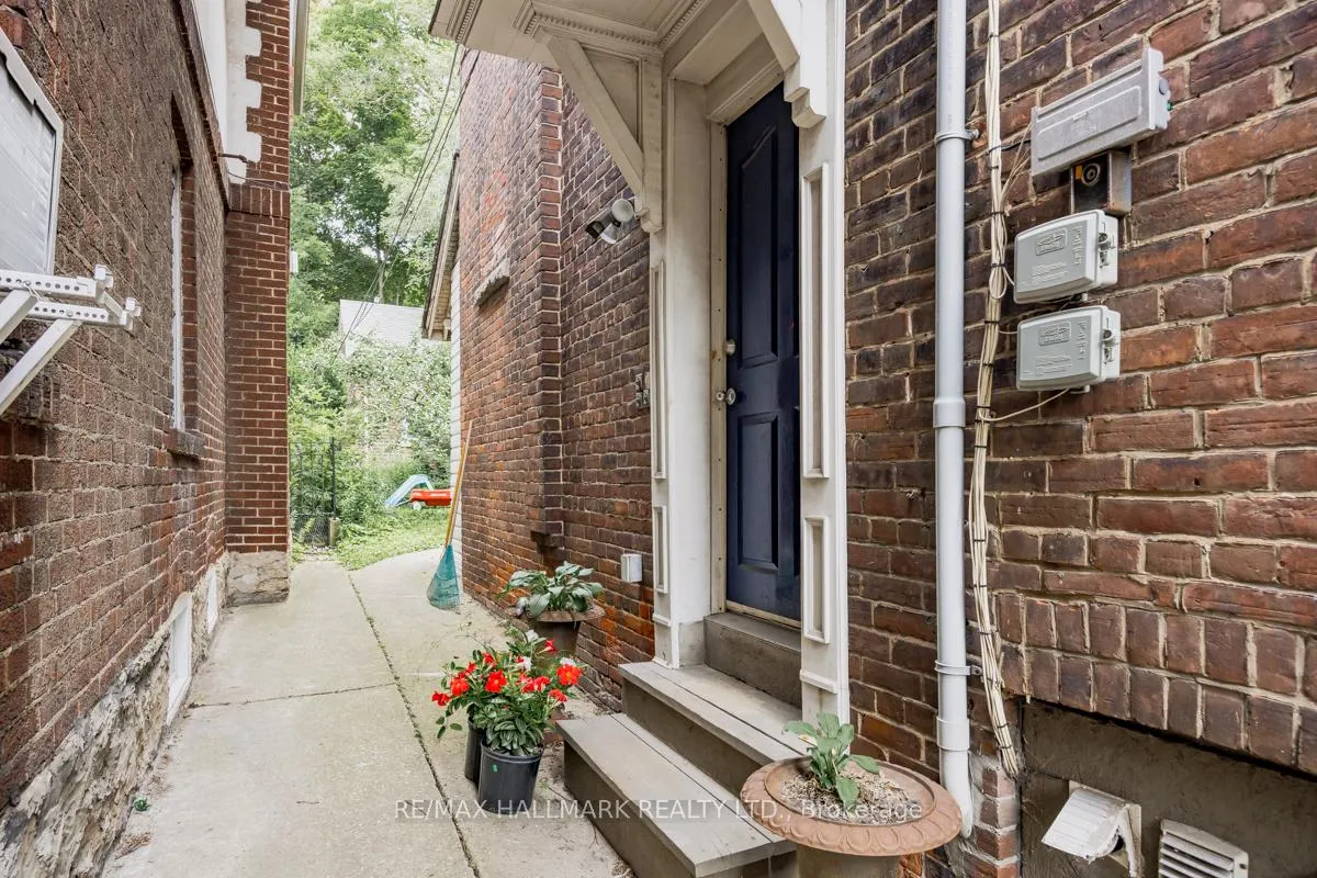Photo 9 of Unit 2A, 483 Parkside Drive, Toronto, High Park-Swansea — HOMEH