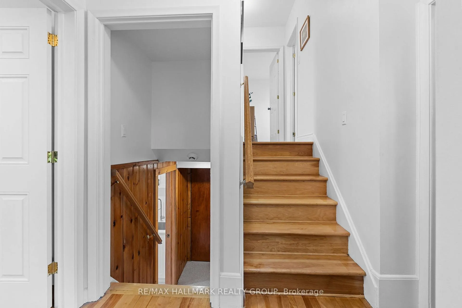 Photo 12 of 1981 Navaho Drive, Ottawa, Bel Air Heights — HOMEH