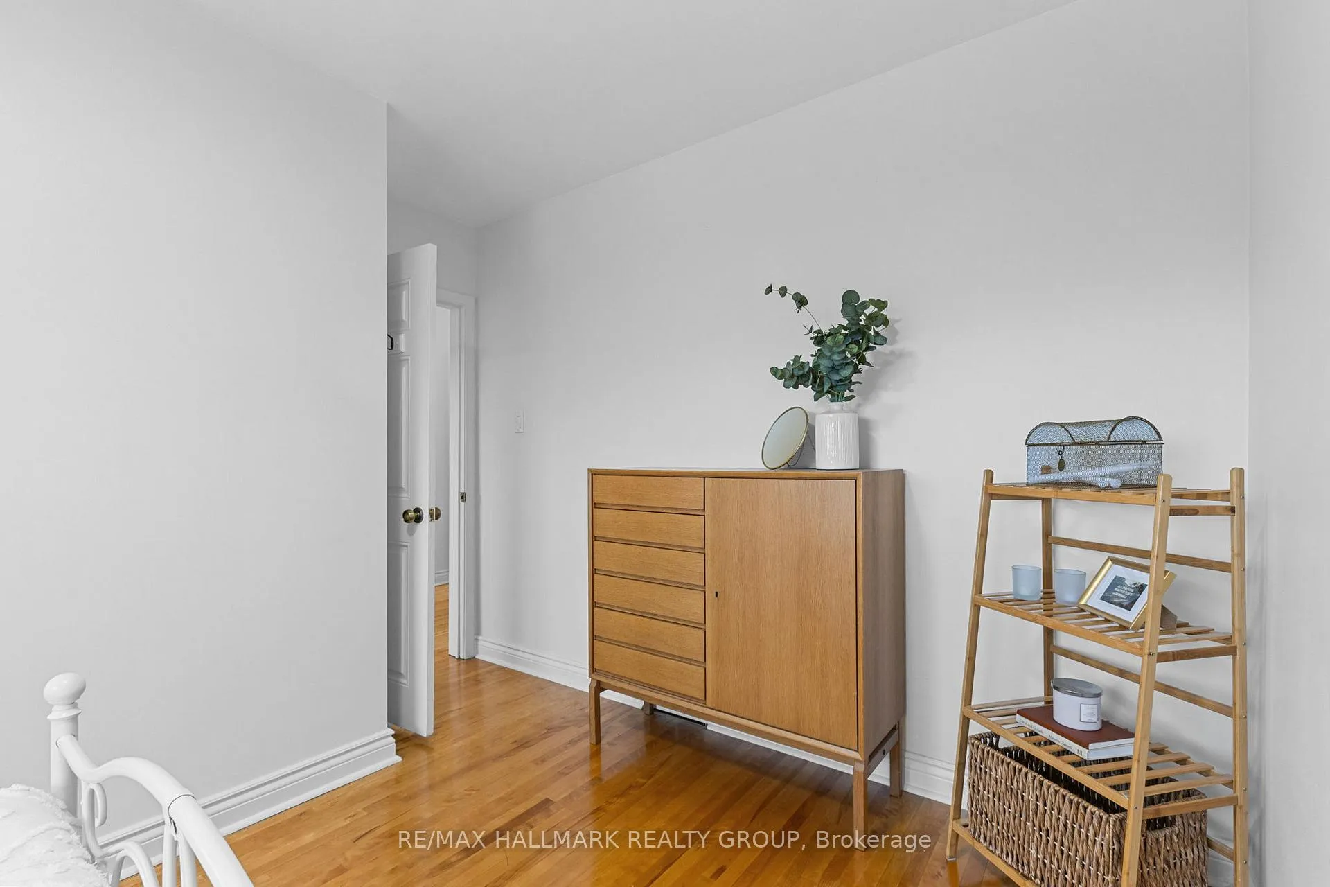Photo 17 of 1981 Navaho Drive, Ottawa, Bel Air Heights — HOMEH