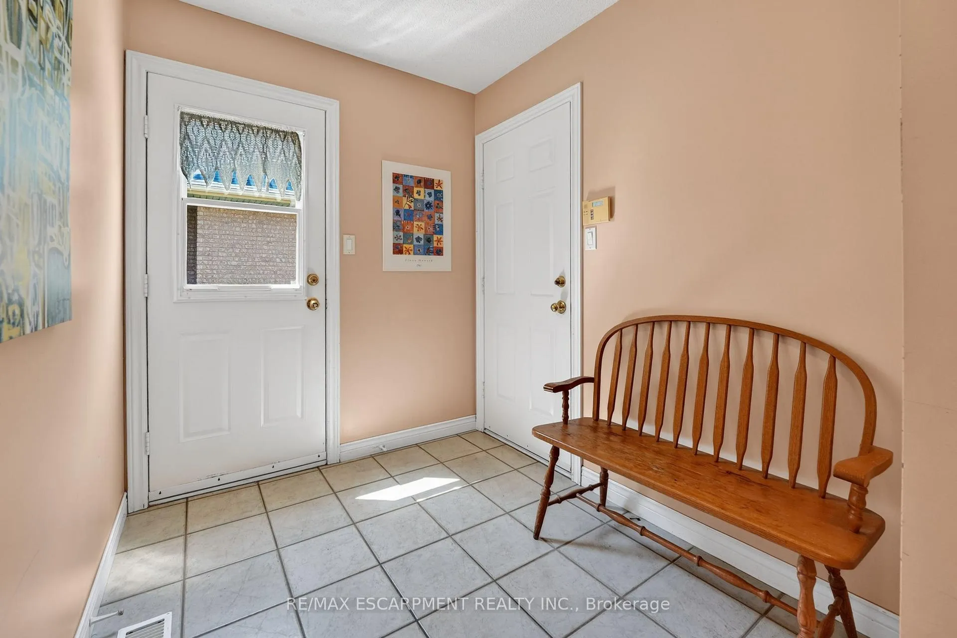 Photo 12 of 144 Dorchester Drive, Grimsby, Grimsby East — HOMEH