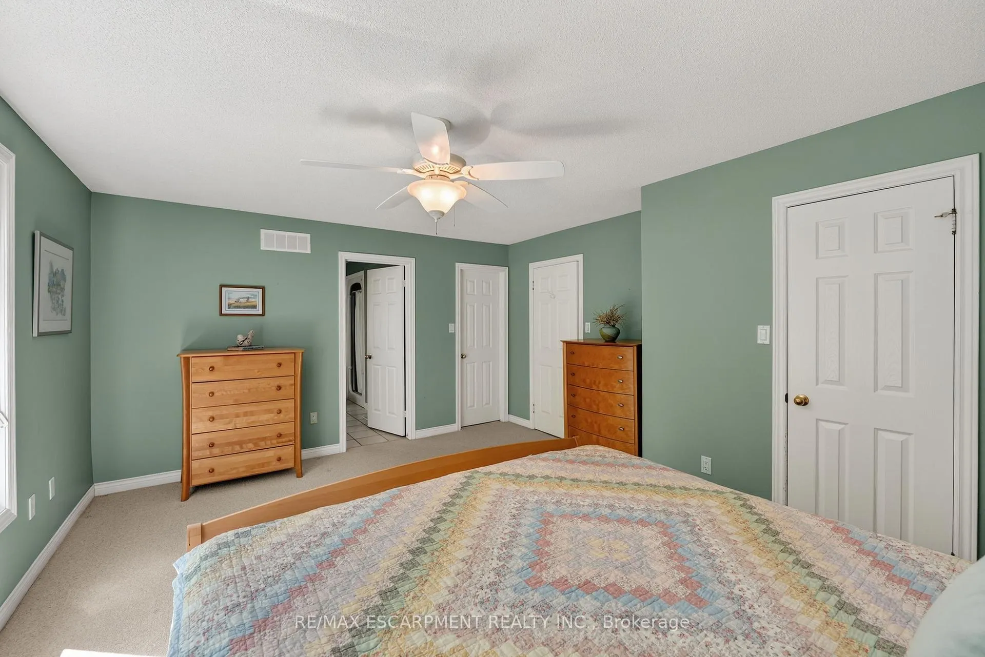Photo 16 of 144 Dorchester Drive, Grimsby, Grimsby East — HOMEH