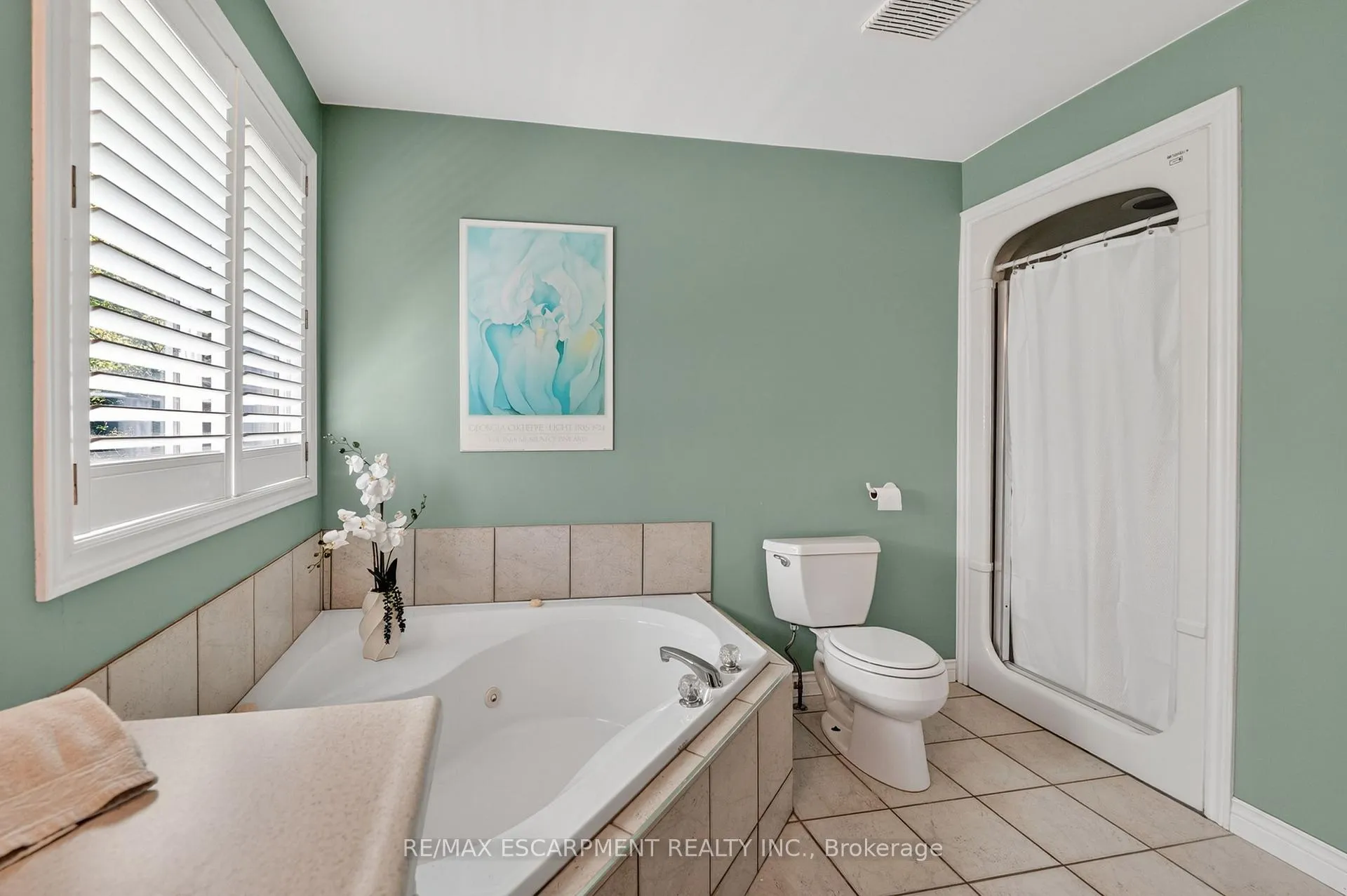 Photo 17 of 144 Dorchester Drive, Grimsby, Grimsby East — HOMEH