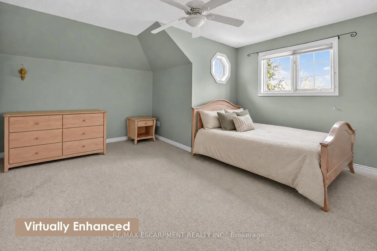 Photo 21 of 144 Dorchester Drive, Grimsby, Grimsby East — HOMEH