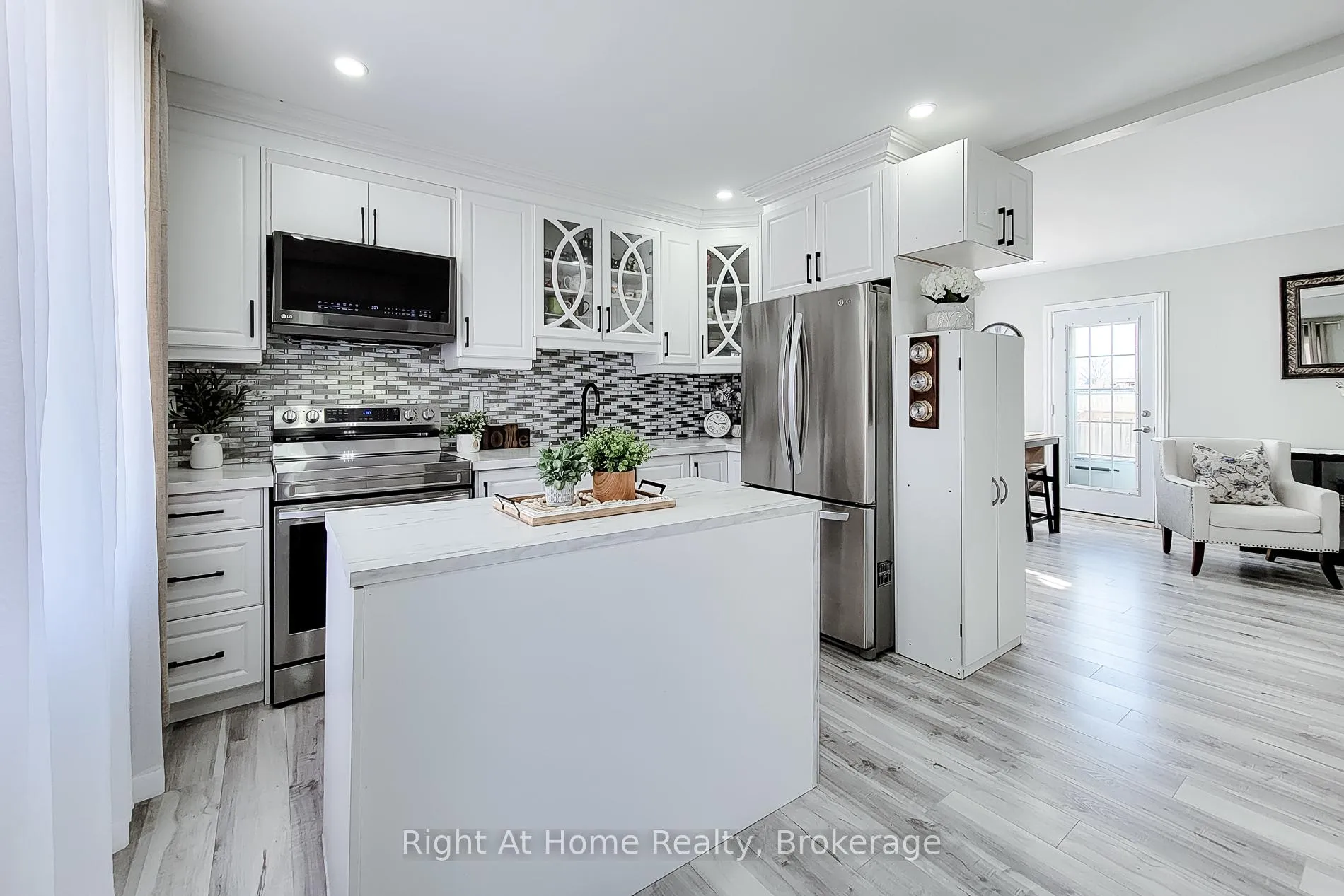 Photo 5 of 321 Dewitt Road N, Hamilton, Stoney Creek Industrial — HOMEH