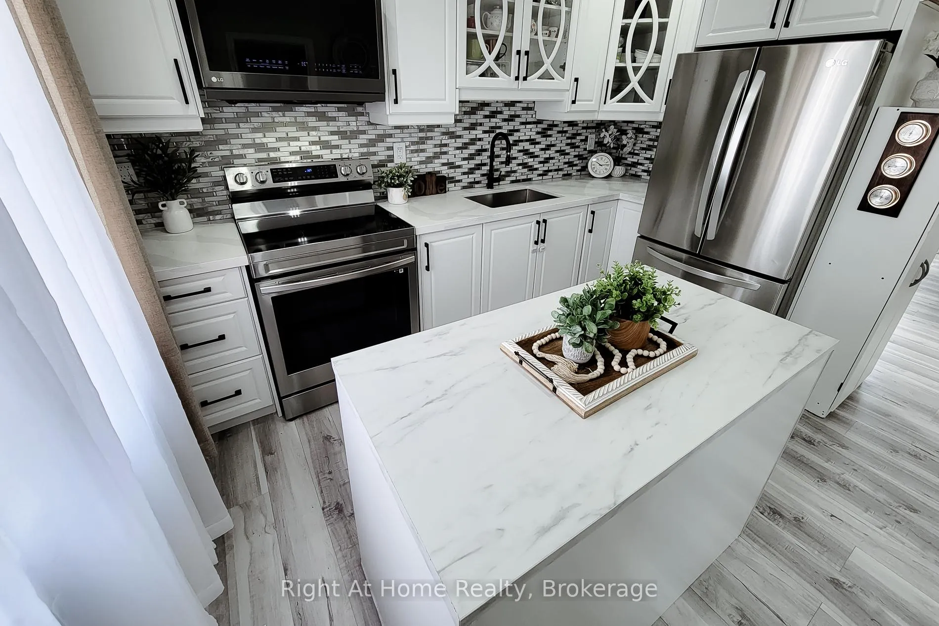 Photo 9 of 321 Dewitt Road N, Hamilton, Stoney Creek Industrial — HOMEH