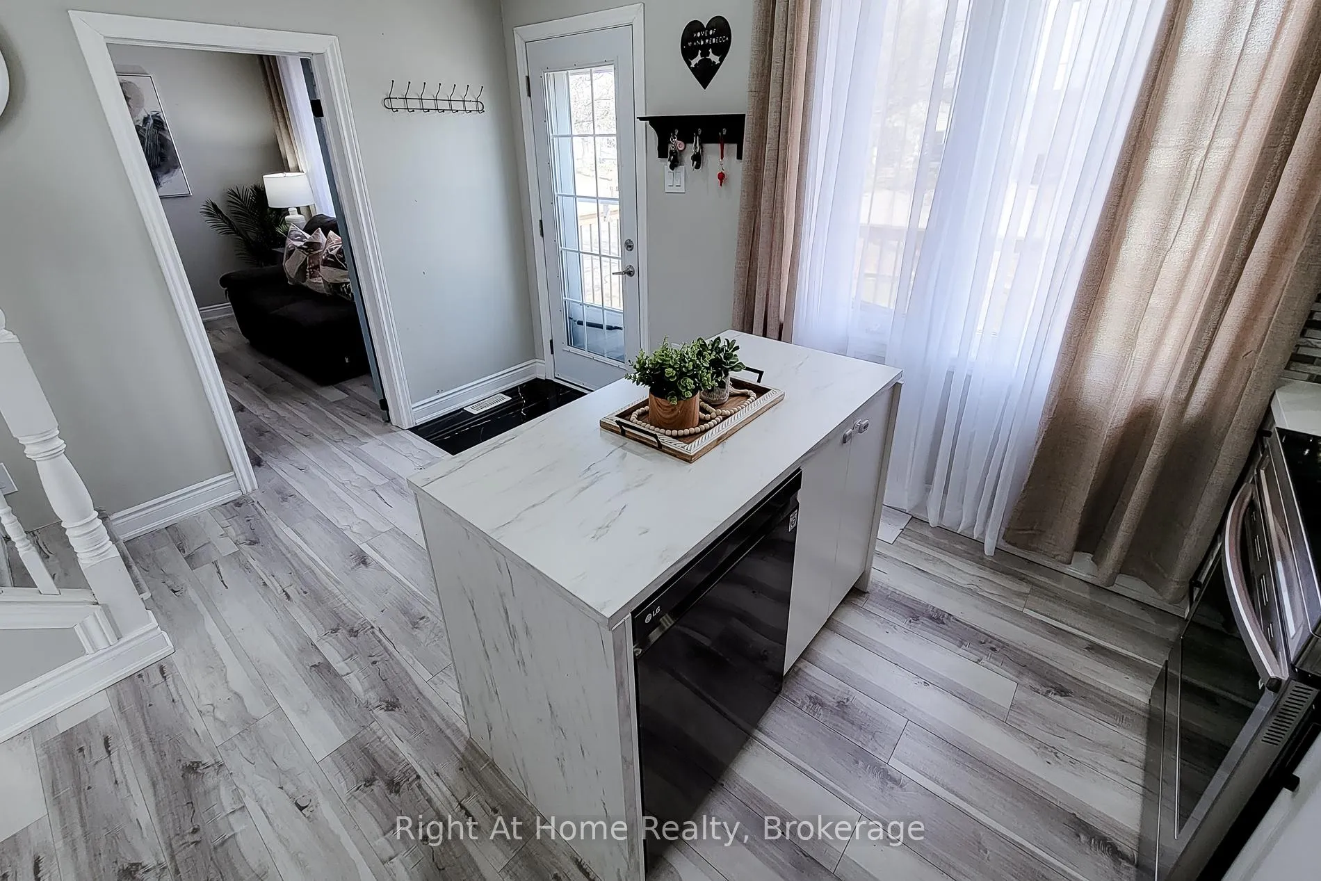 Photo 10 of 321 Dewitt Road N, Hamilton, Stoney Creek Industrial — HOMEH