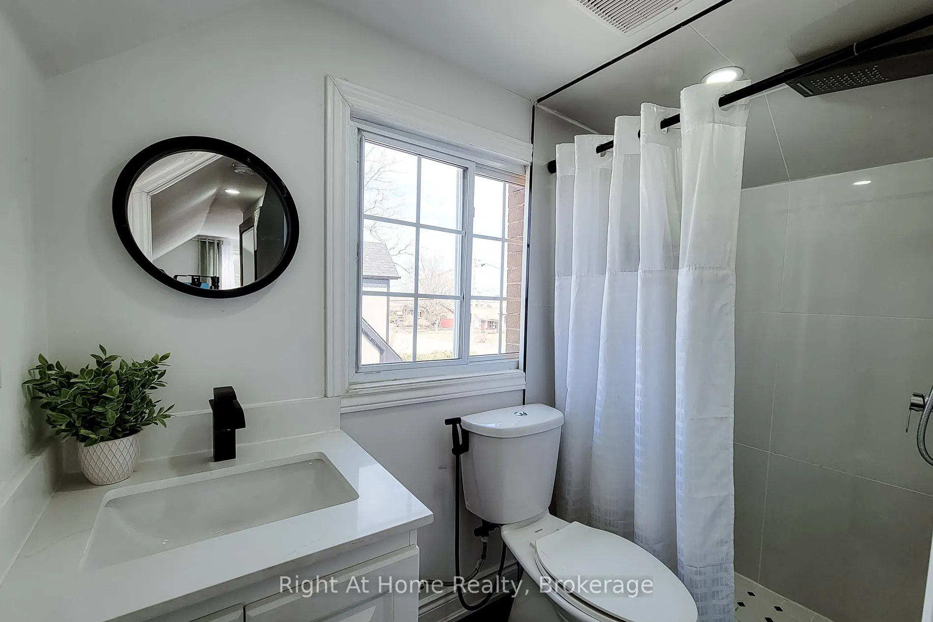 Photo 33 of 321 Dewitt Road N, Hamilton, Stoney Creek Industrial — HOMEH
