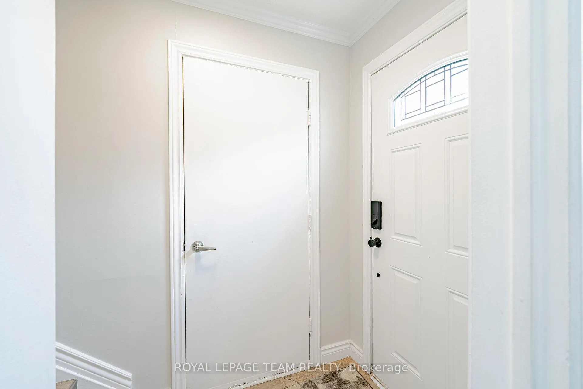 Photo 6 of 1461 Tours Place, Ottawa, Chateauneuf — HOMEH