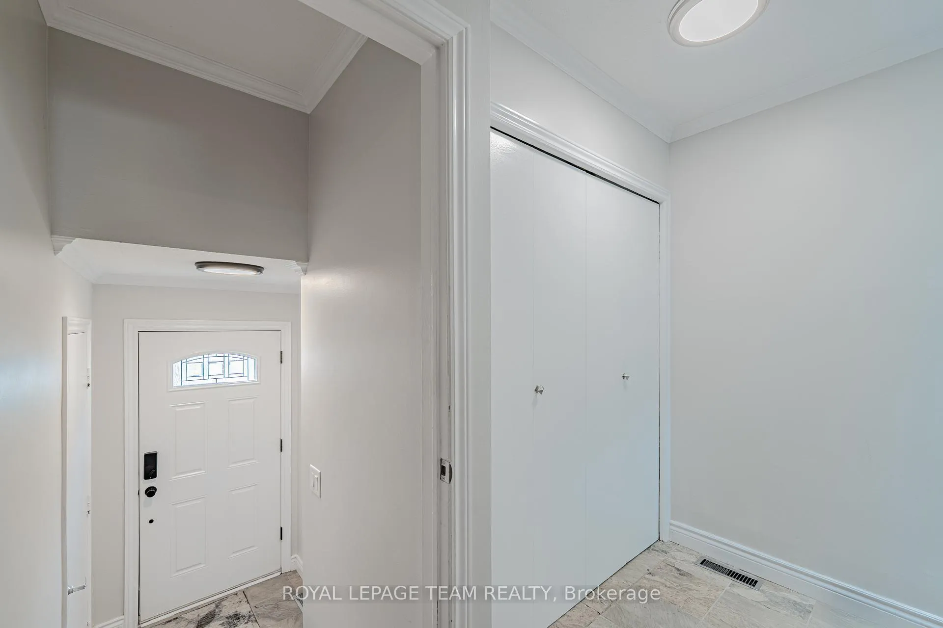 Photo 10 of 1461 Tours Place, Ottawa, Chateauneuf — HOMEH