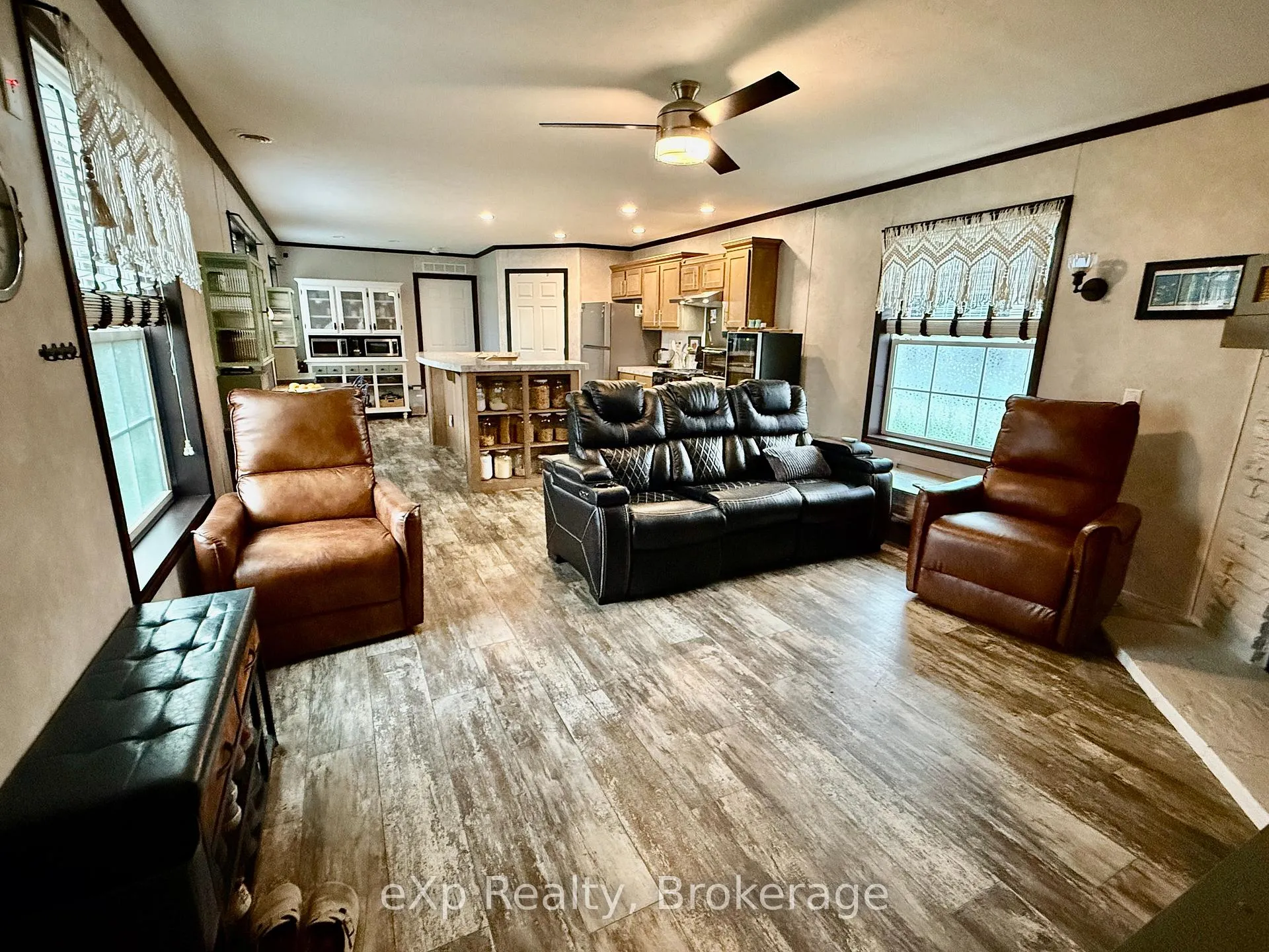 Photo 5 of 35 Dove Road, Brockton — HOMEH