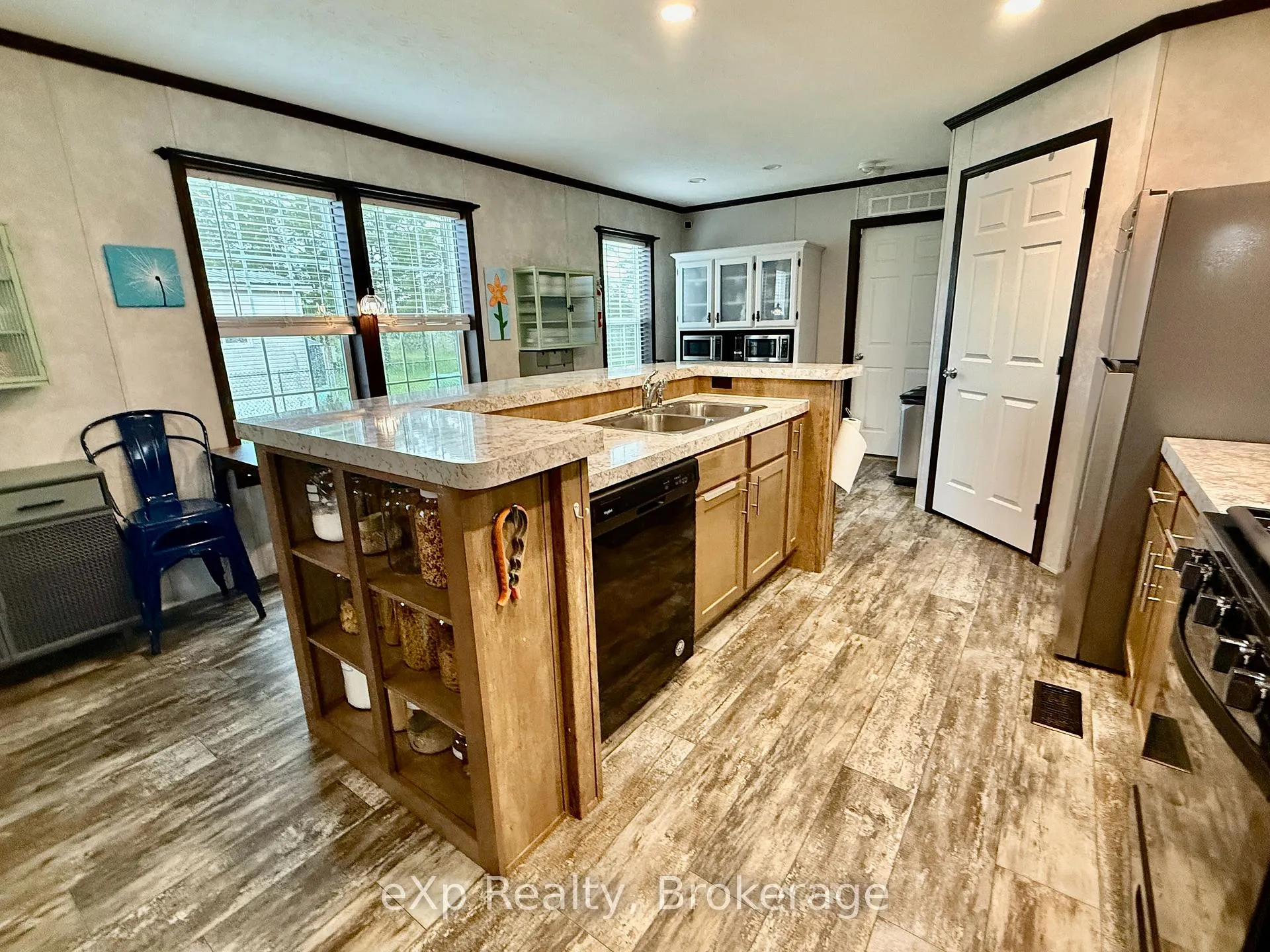Photo 6 of 35 Dove Road, Brockton — HOMEH